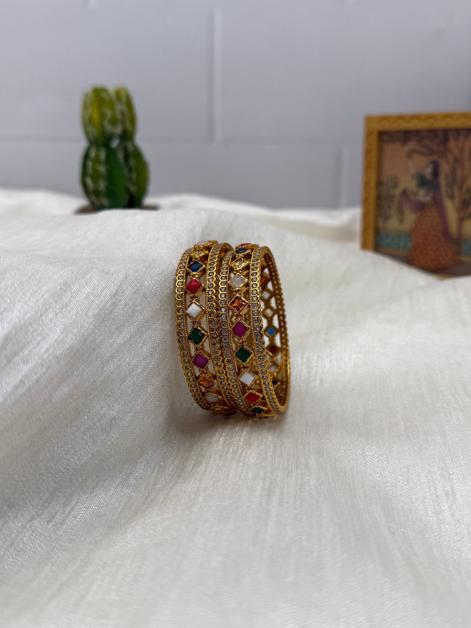 Antique Navaratna Stone Bangles 6878 - Mahilas