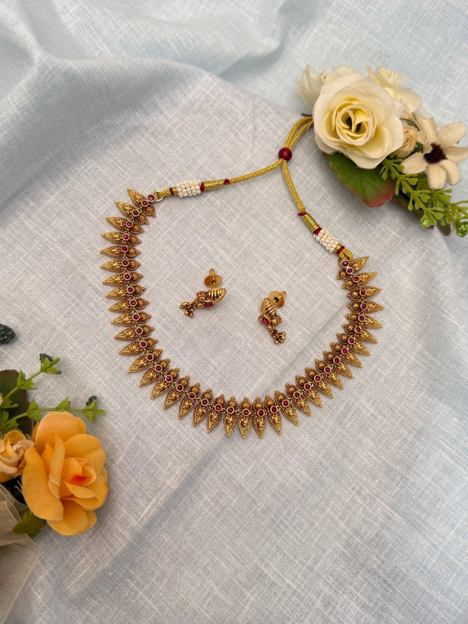 Antique Necklace 0347 - Mahilas