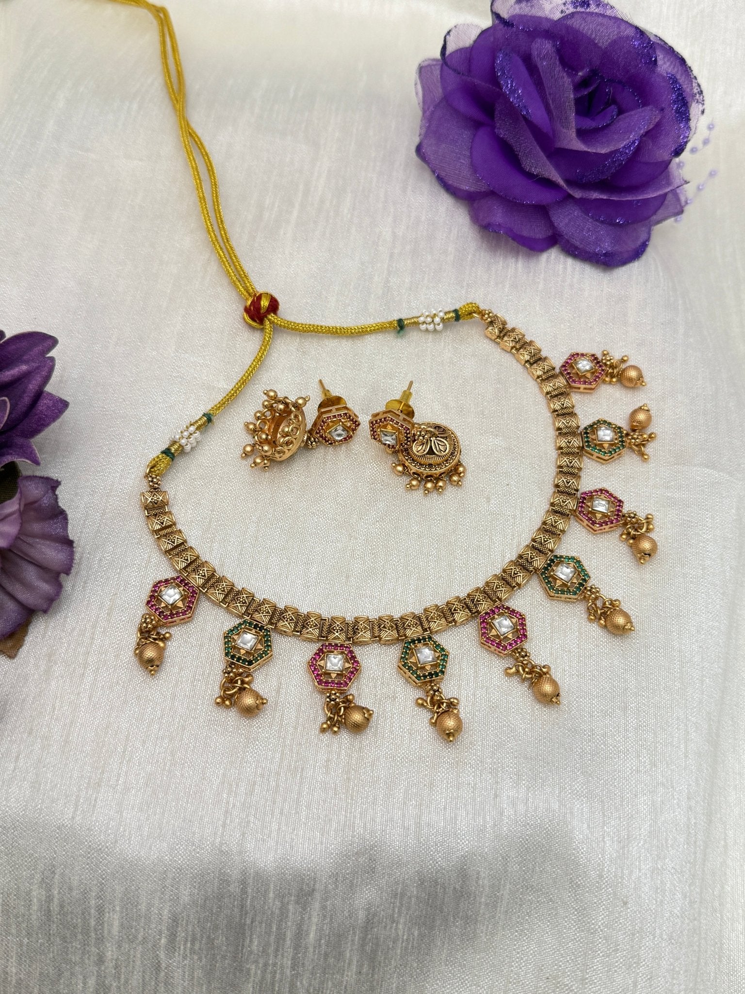 Antique Necklace 0724 ( 3 Colours ) - Mahilas