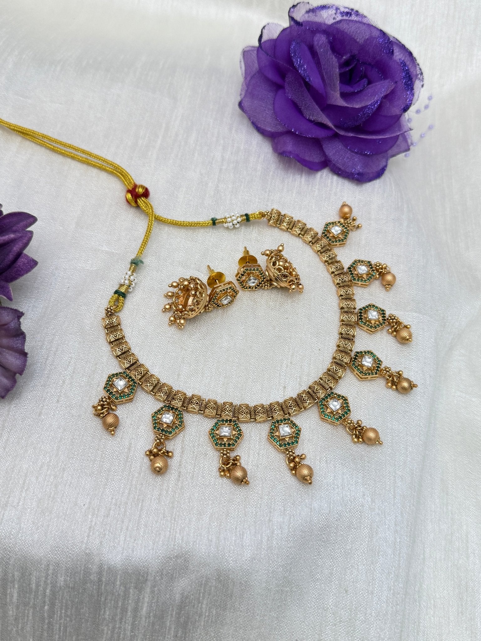 Antique Necklace 0724 ( 3 Colours ) - Mahilas