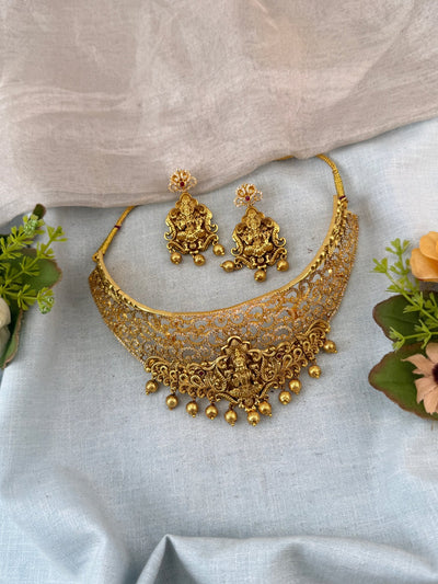 Antique Necklace Peacock Lakshmi Pendant Grand Short Set | N0119 - Mahilas