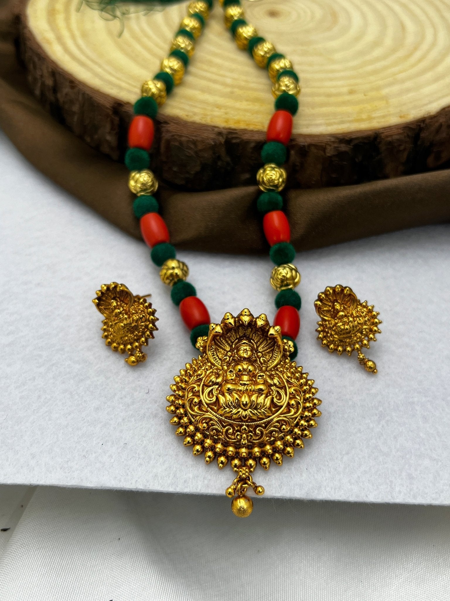 Antique Necklace Set 1049 - Mahilas