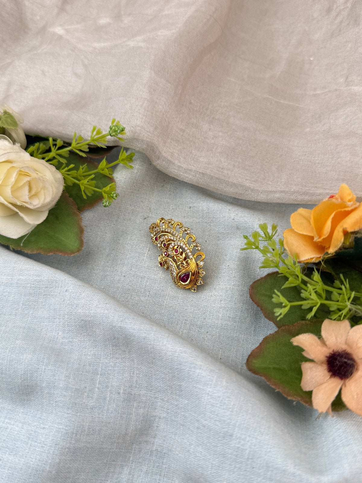 Antique Peacock Saree Pin | 012 - Mahilas