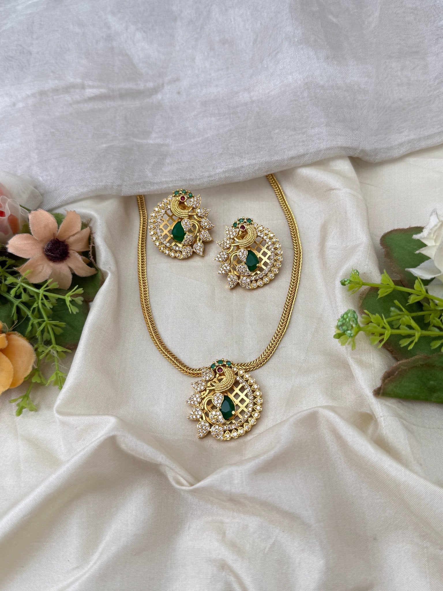 Antique Peacock Stone Pendant Short Necklace Set | Y0007 - Mahilas
