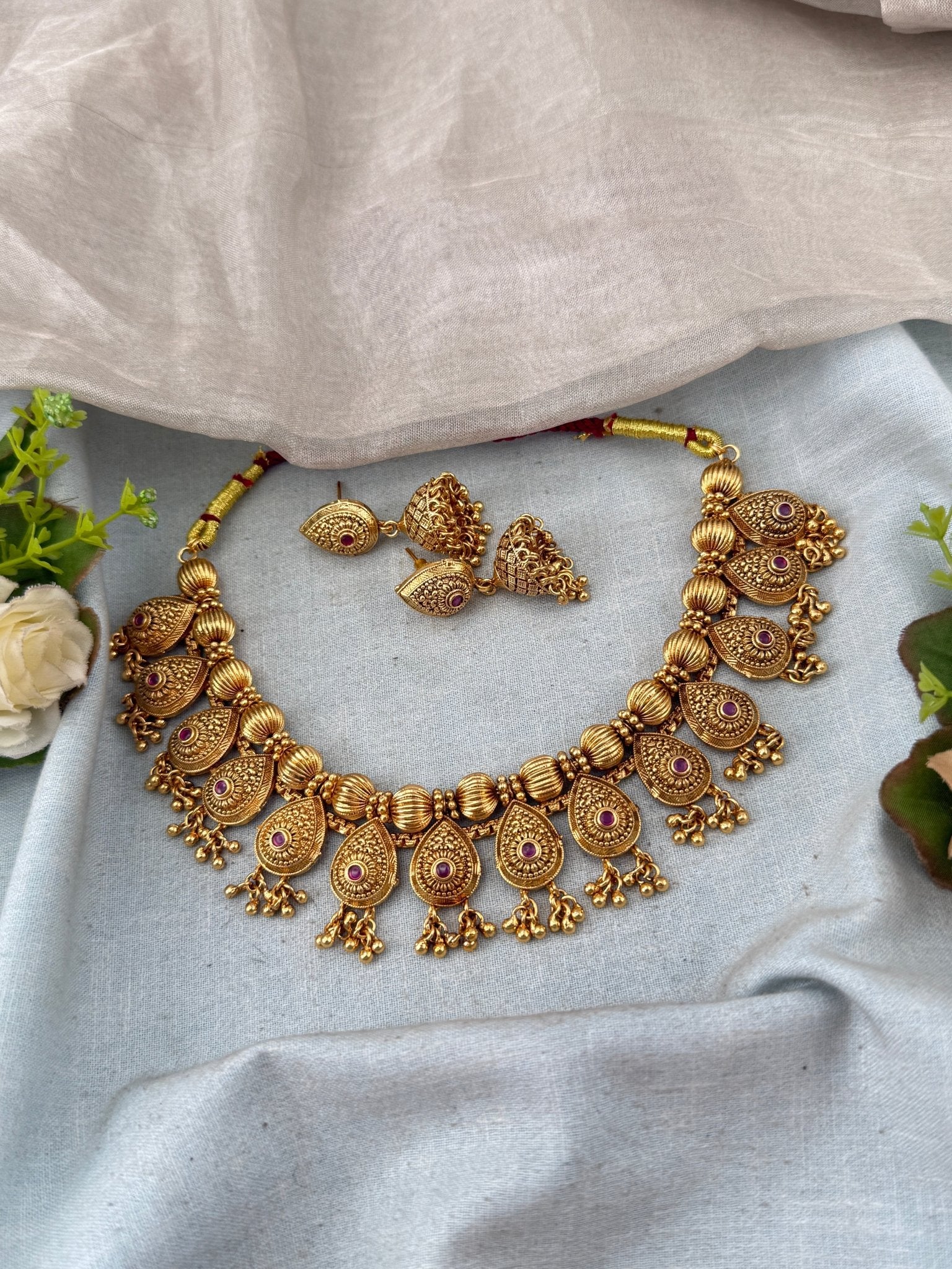 Antique Short Necklace Set | No250 - Mahilas