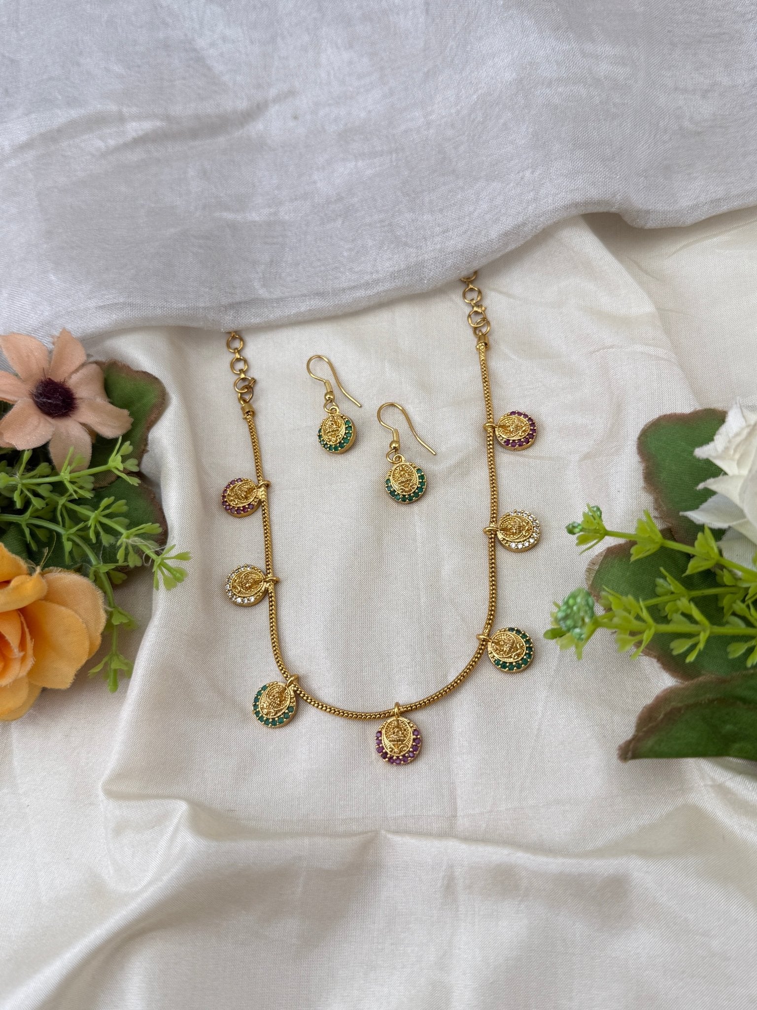 Antique Short Necklace Set | No307 - Mahilas