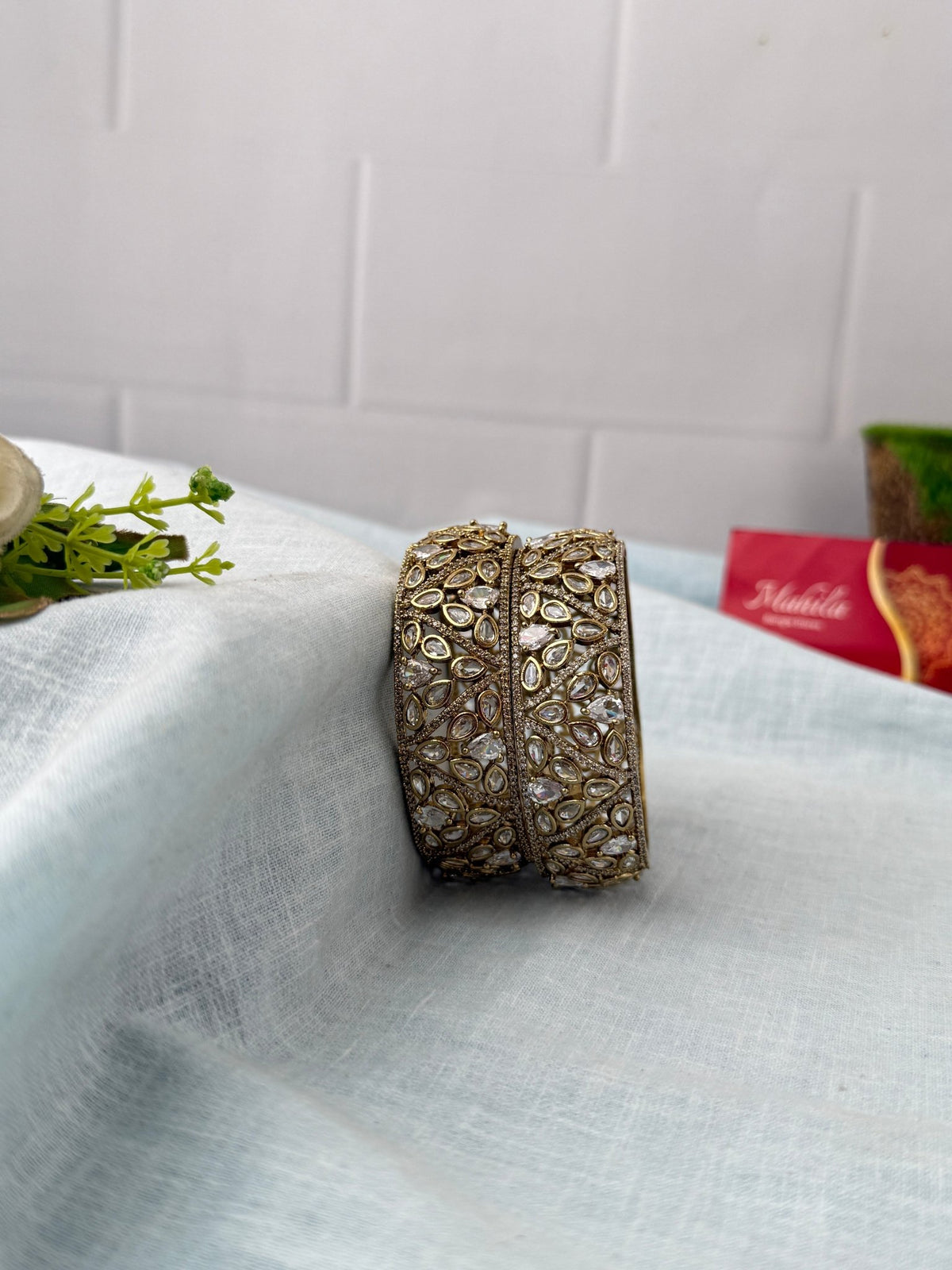 Antique Stone Luxurious Bangles| Set Of 2| B0509 - Mahilas