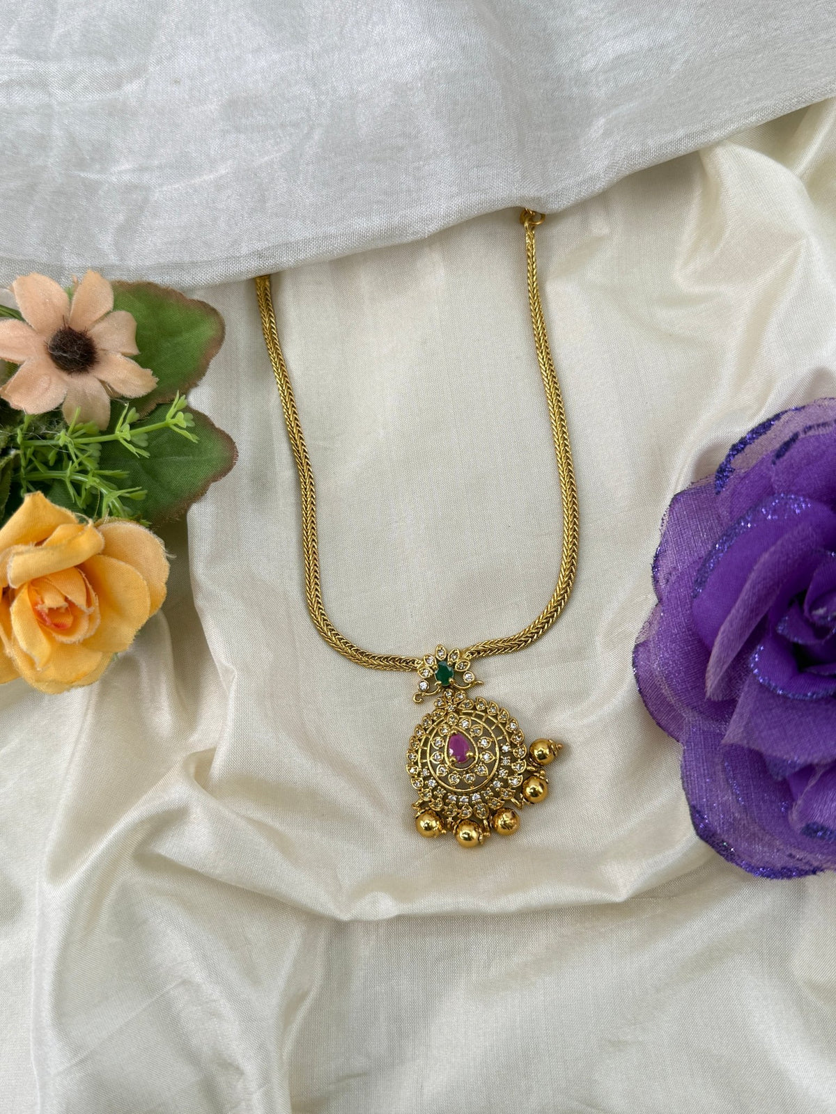 Antique Stone Pendant Necklace | 062 - Mahilas