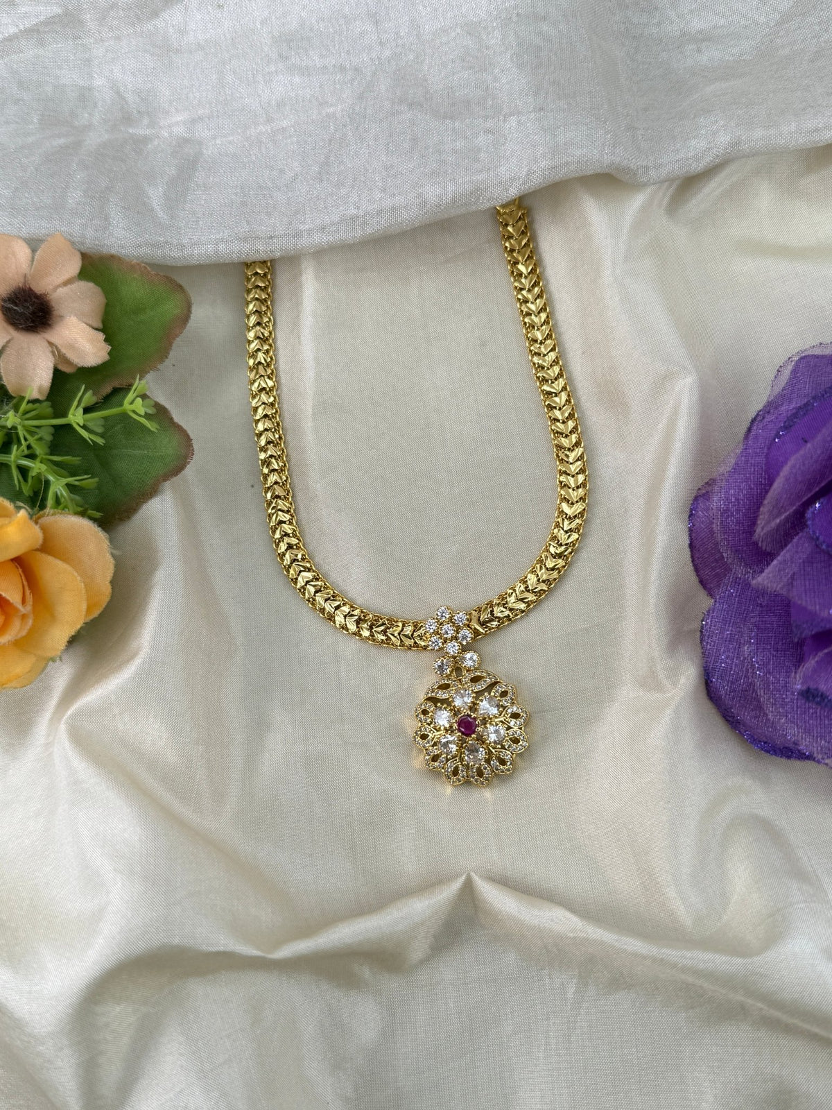 Antique Stone Pendant Necklace | 068 - Mahilas
