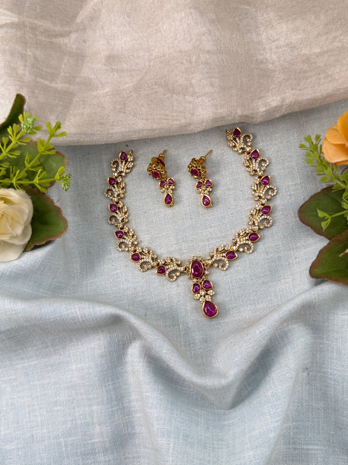 Antique Stone Pendant Short Necklace Set | 079 - Mahilas