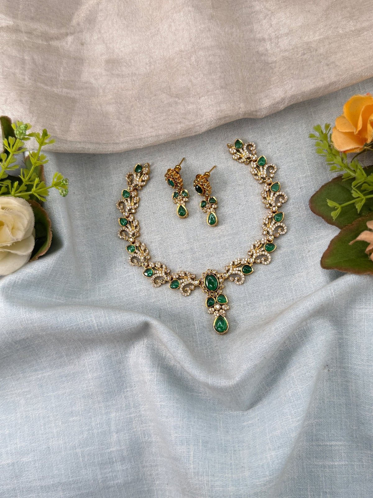Antique Stone Pendant Short Necklace Set | 080 - Mahilas