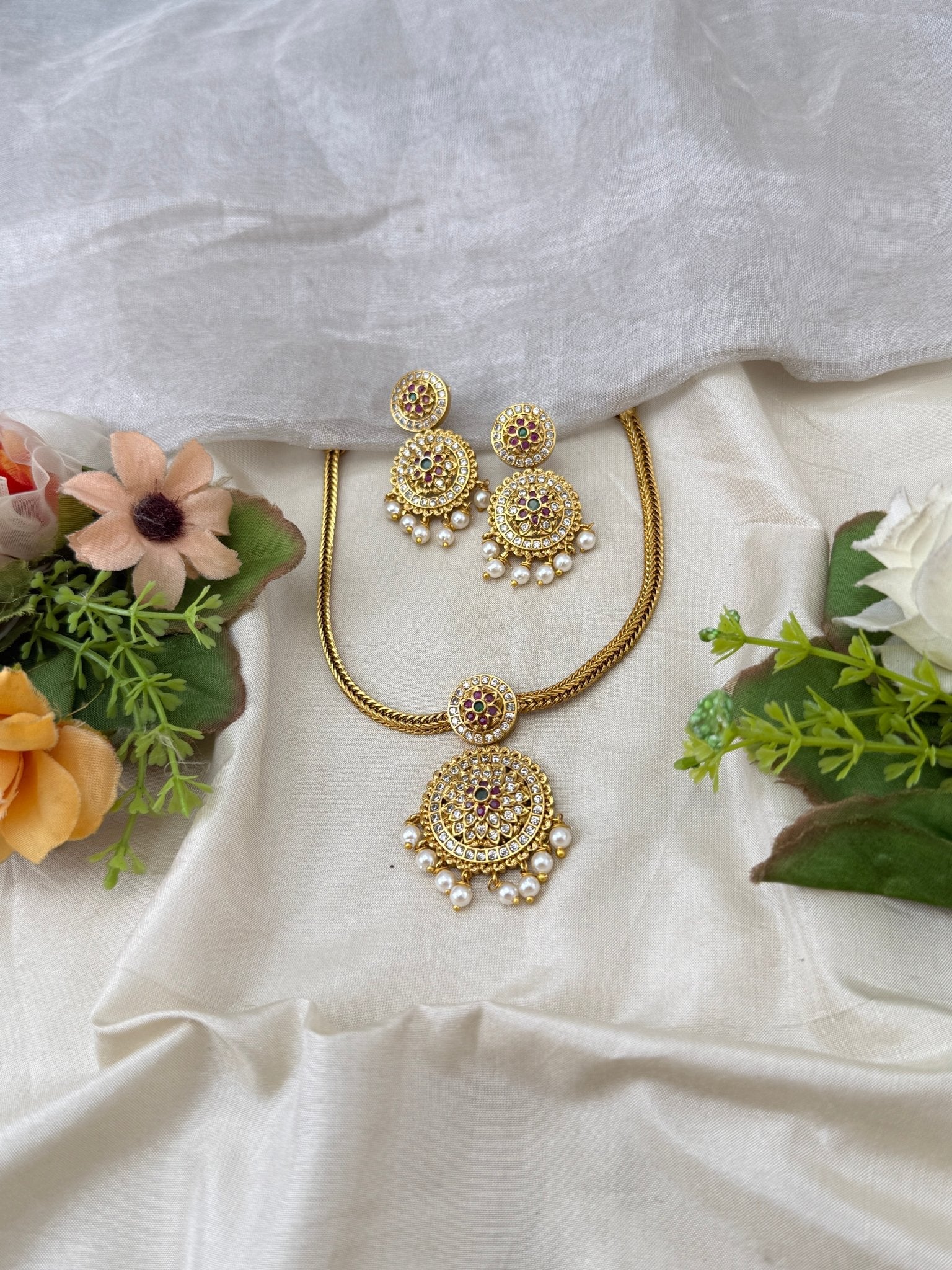 Antique Stone Pendant Short Necklace Set | No284 - Mahilas