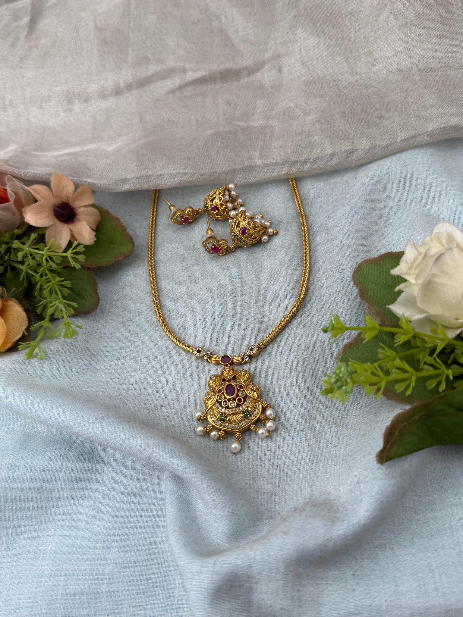 Antique Stone Pendant Short Necklace Set | No286 - Mahilas