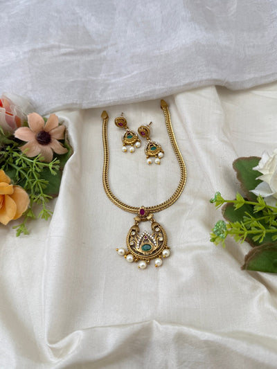 Antique Stone Pendant Short Necklace Set | No311 - Mahilas