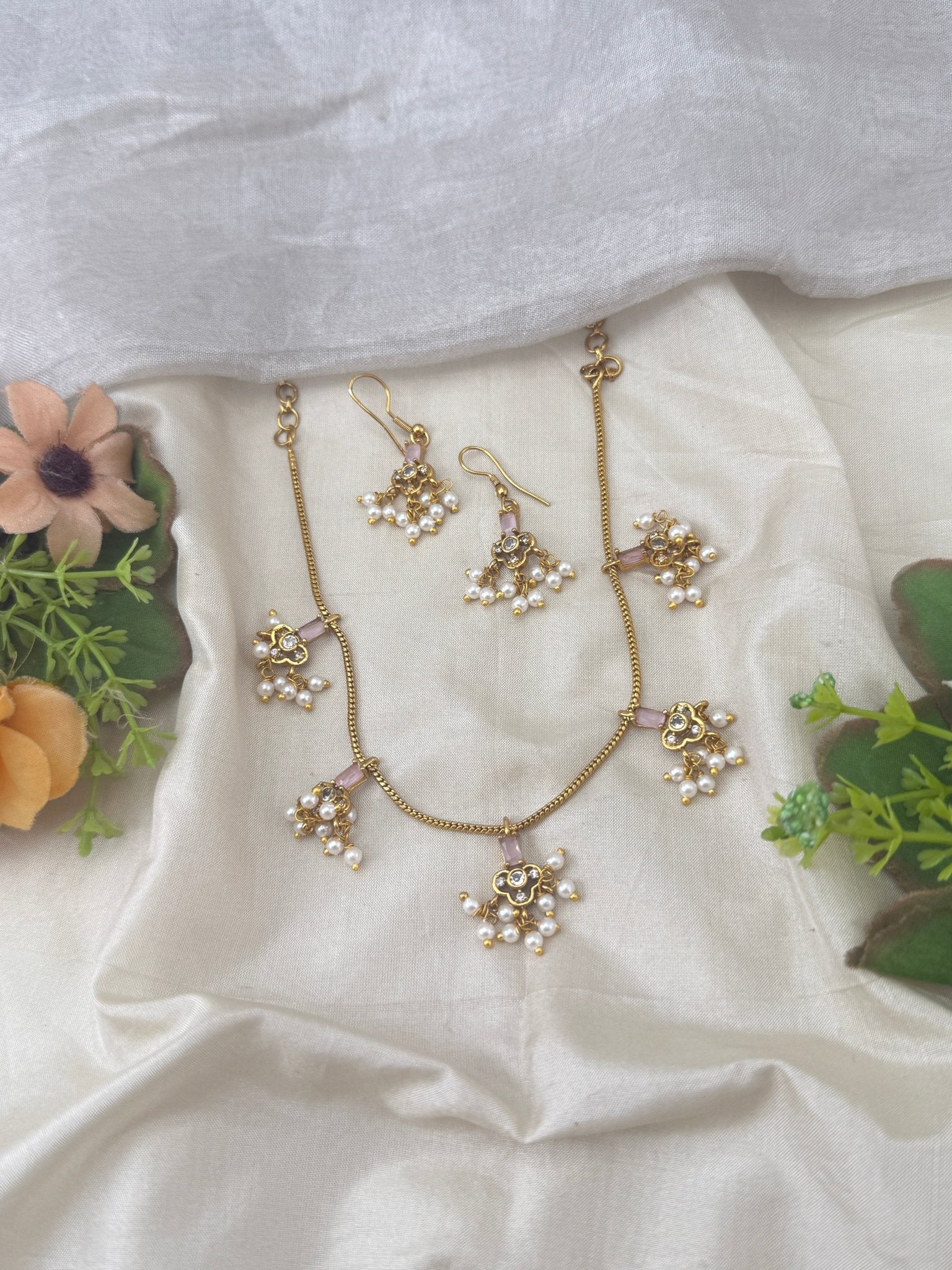 Antique Stone Pendant Short Necklace Set | No314 - Mahilas
