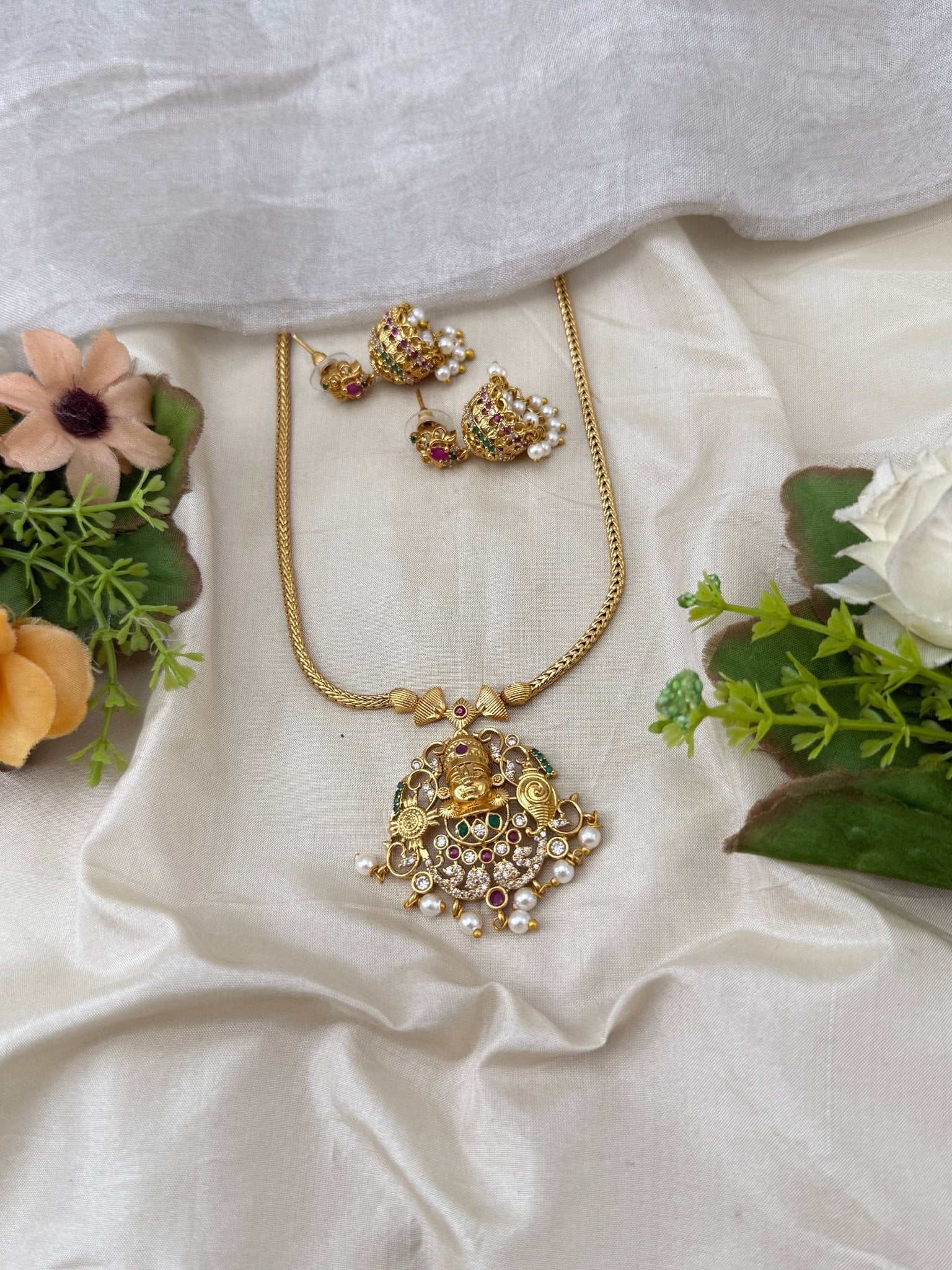 Antique Venkateshwara Short Necklace Set | No290 - Mahilas