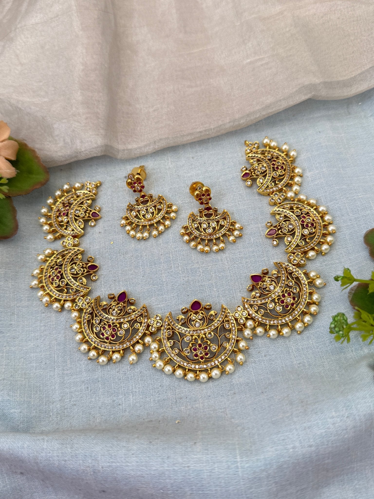 Beautiful Antique Chandra Design Short Necklace Set 1065 - Mahilas