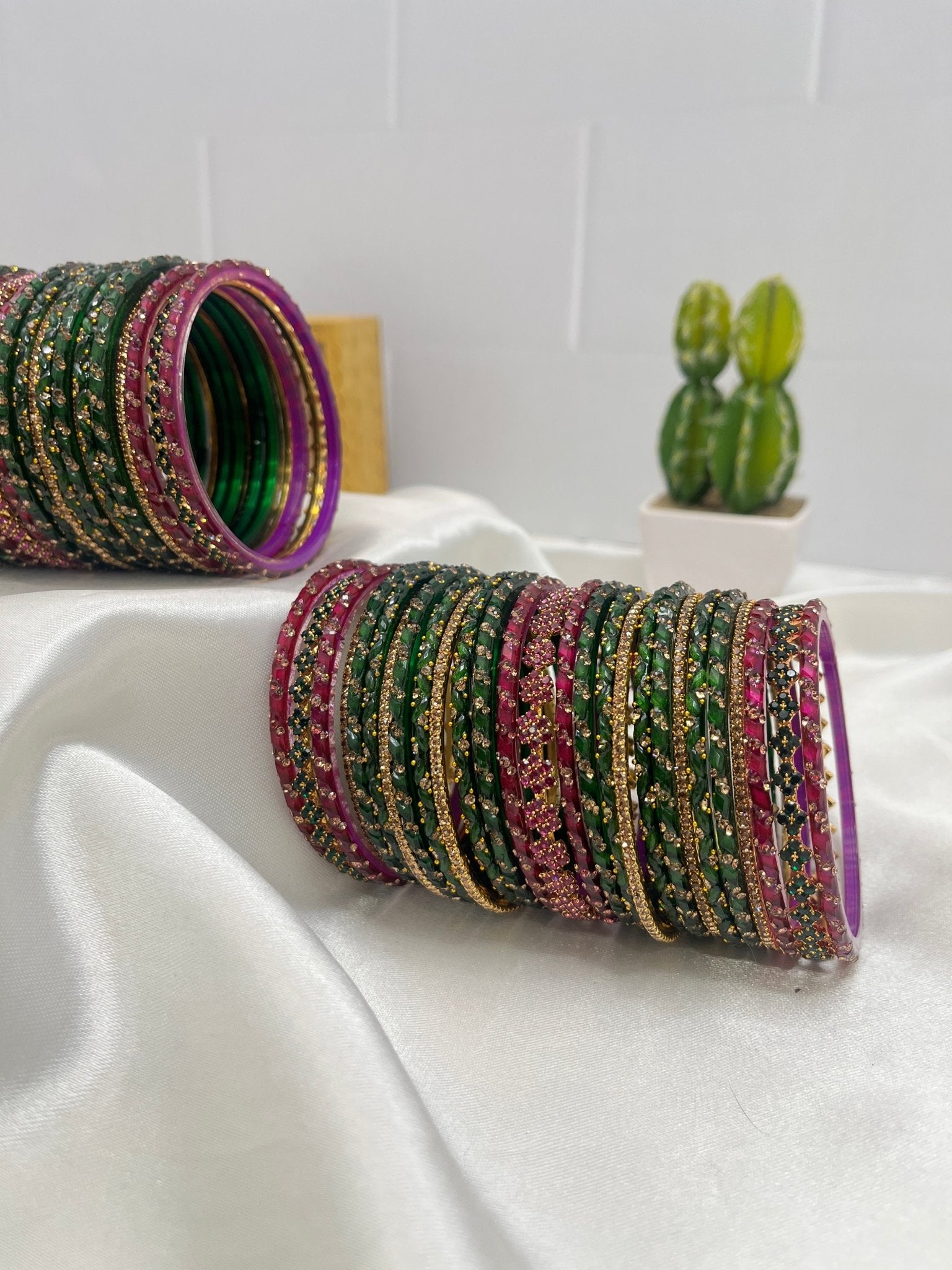 Bottle Green and Majenta Glass Bangle Set 5020 - Mahilas