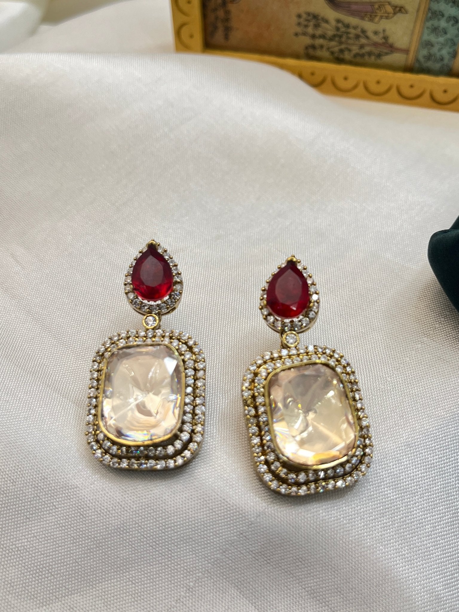 Crystal Stone Earrings 09 - Mahilas