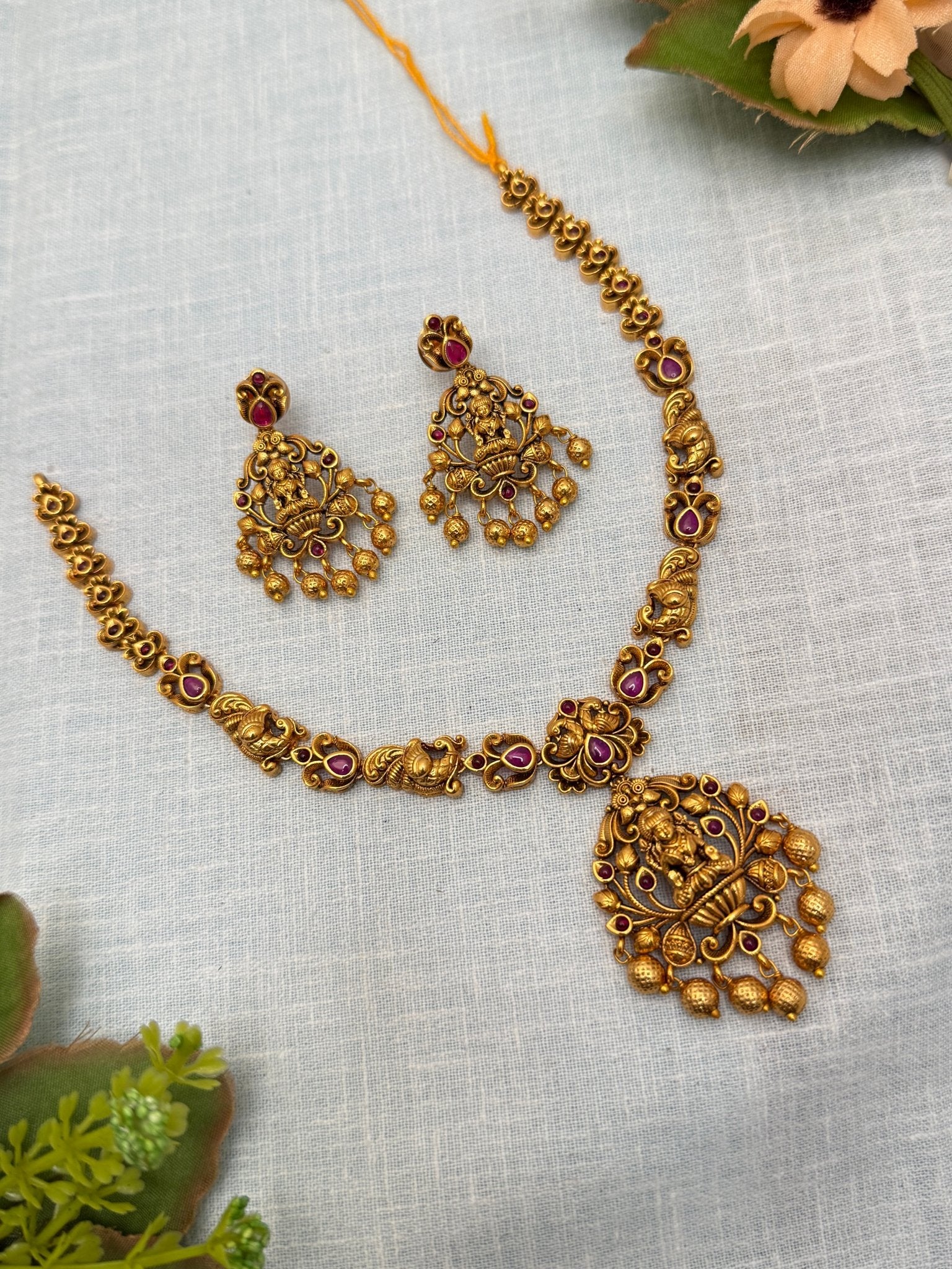 Designer Antique Necklace Set 700 - Mahilas