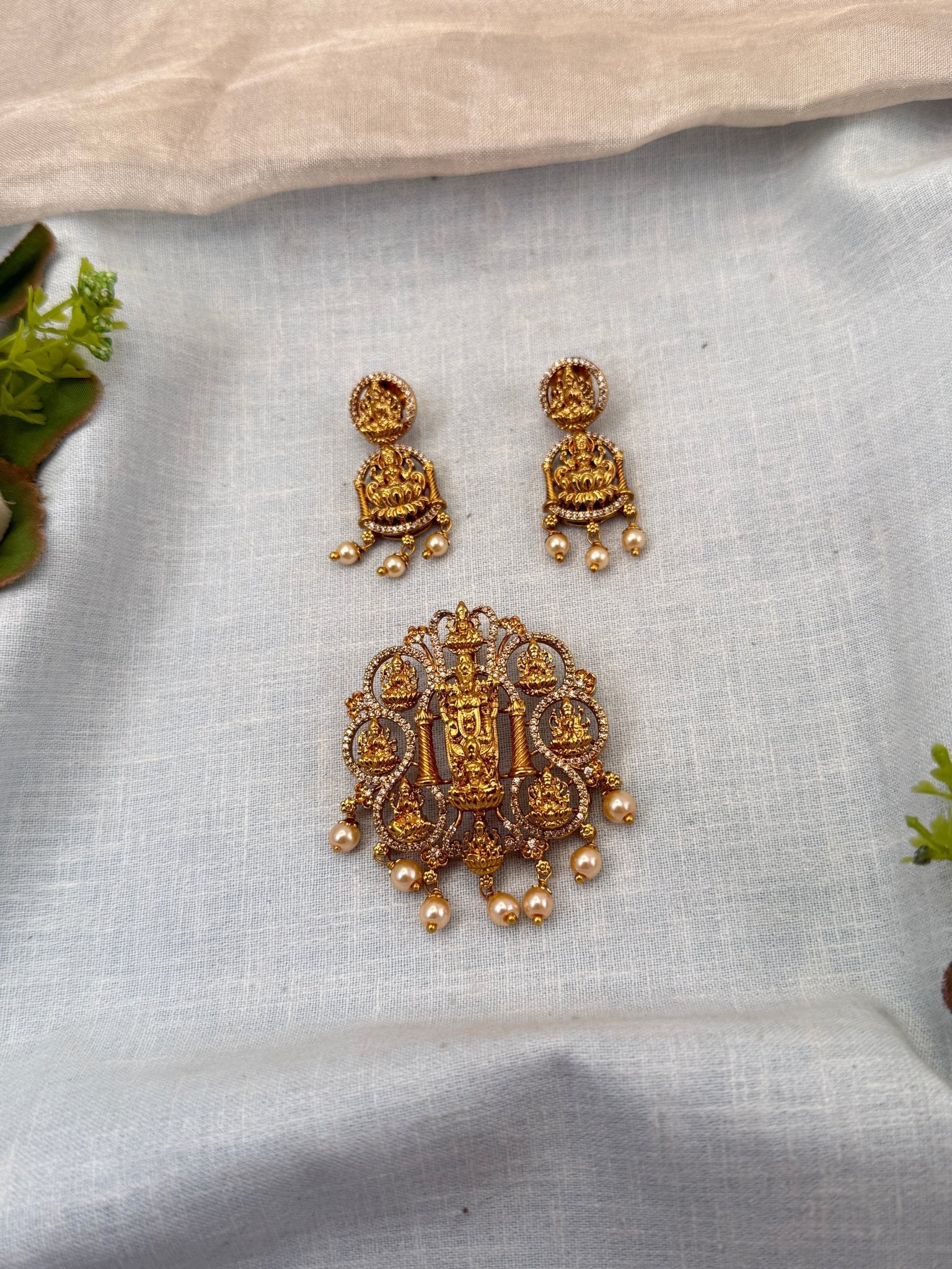 Designer Antique Stone Pendant With Earrings Set 315 - Mahilas