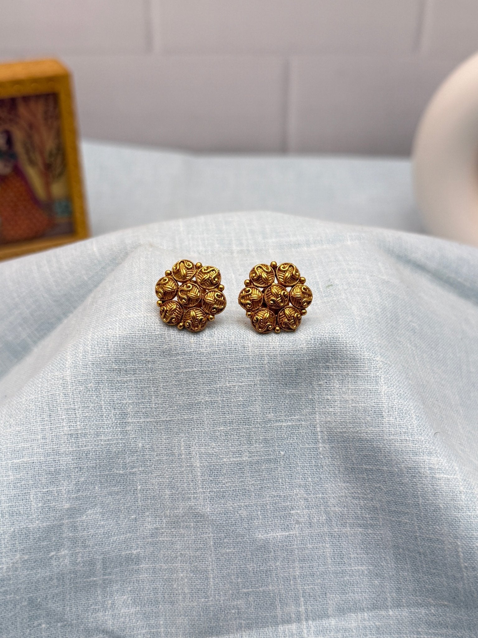 Designer Antique Stud Earrings 0300 - Mahilas