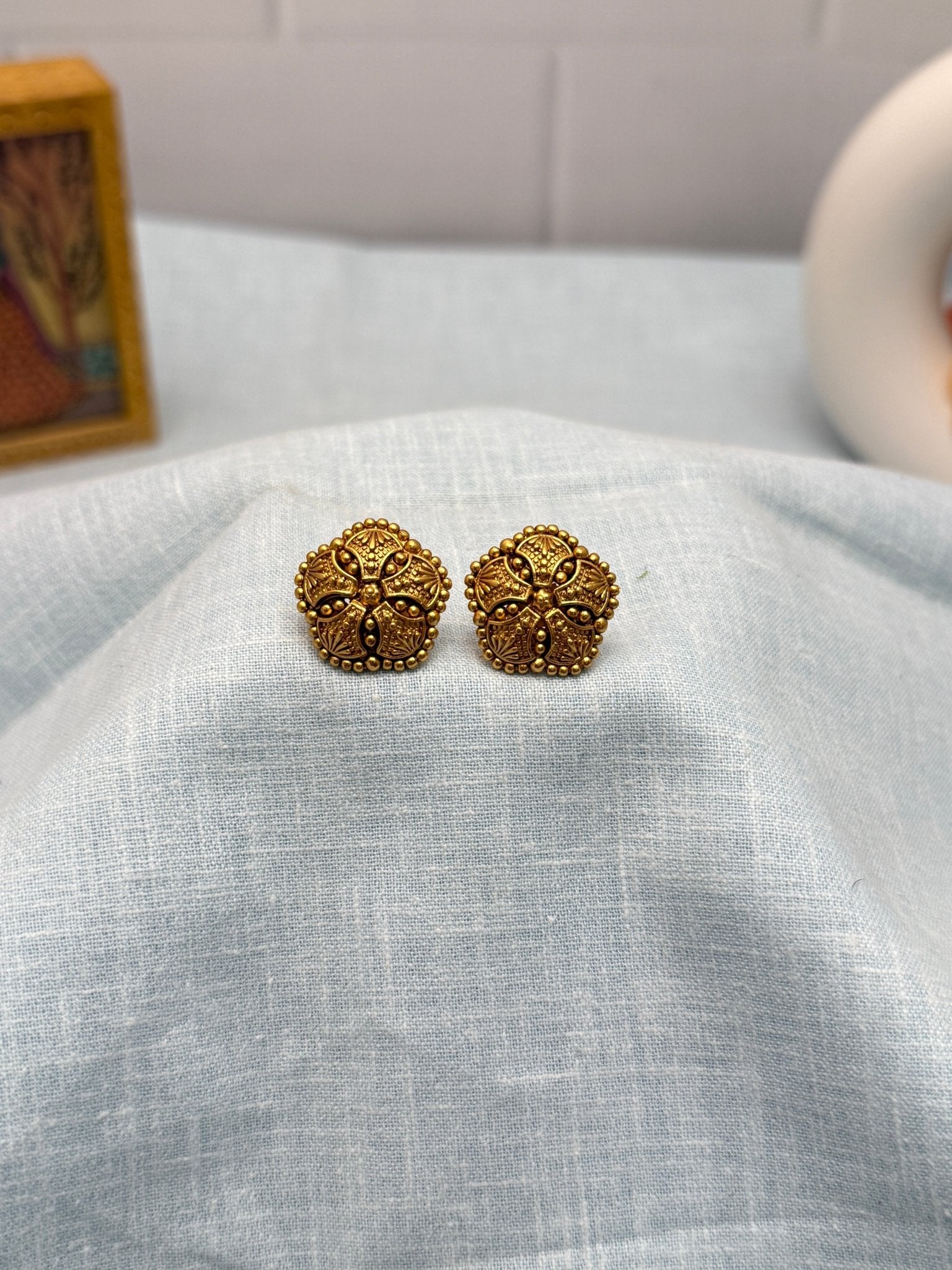 Designer Antique Stud Earrings 0304 - Mahilas