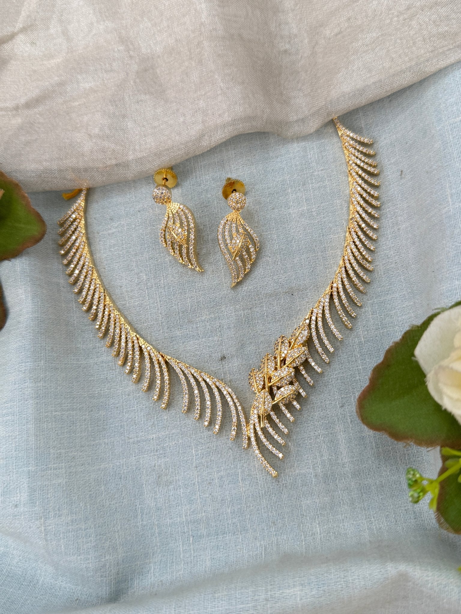 Designer Gold Stone Short Necklace Set 826 - Mahilas