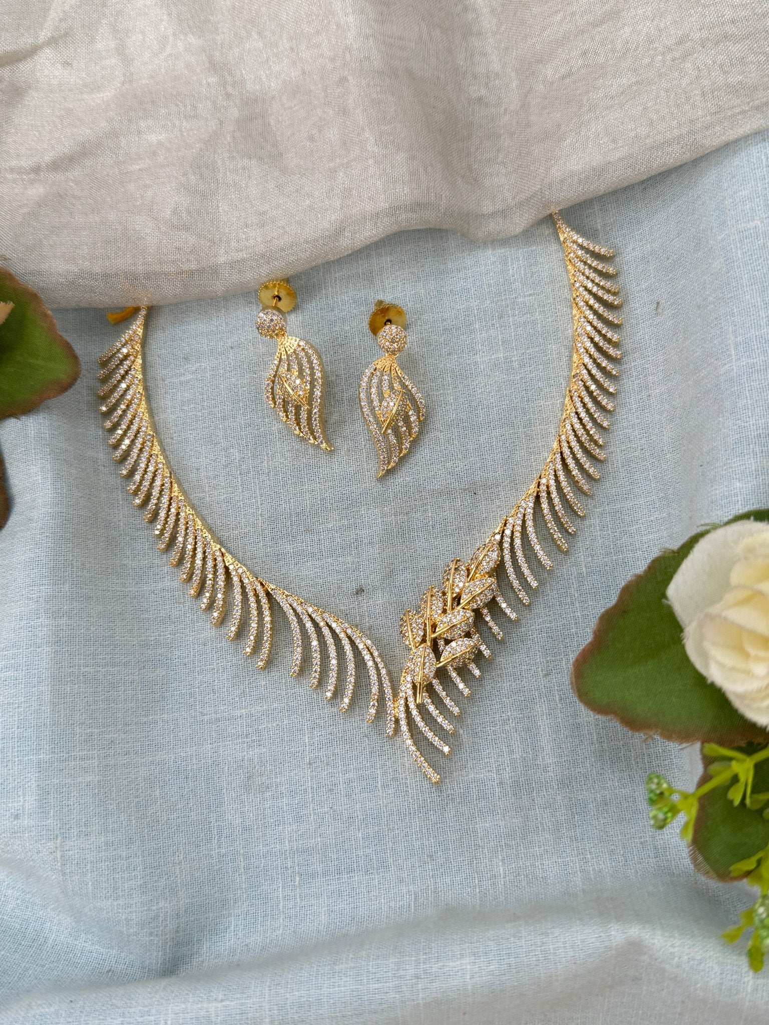 Designer Gold Stone Short Necklace Set 826 - Mahilas