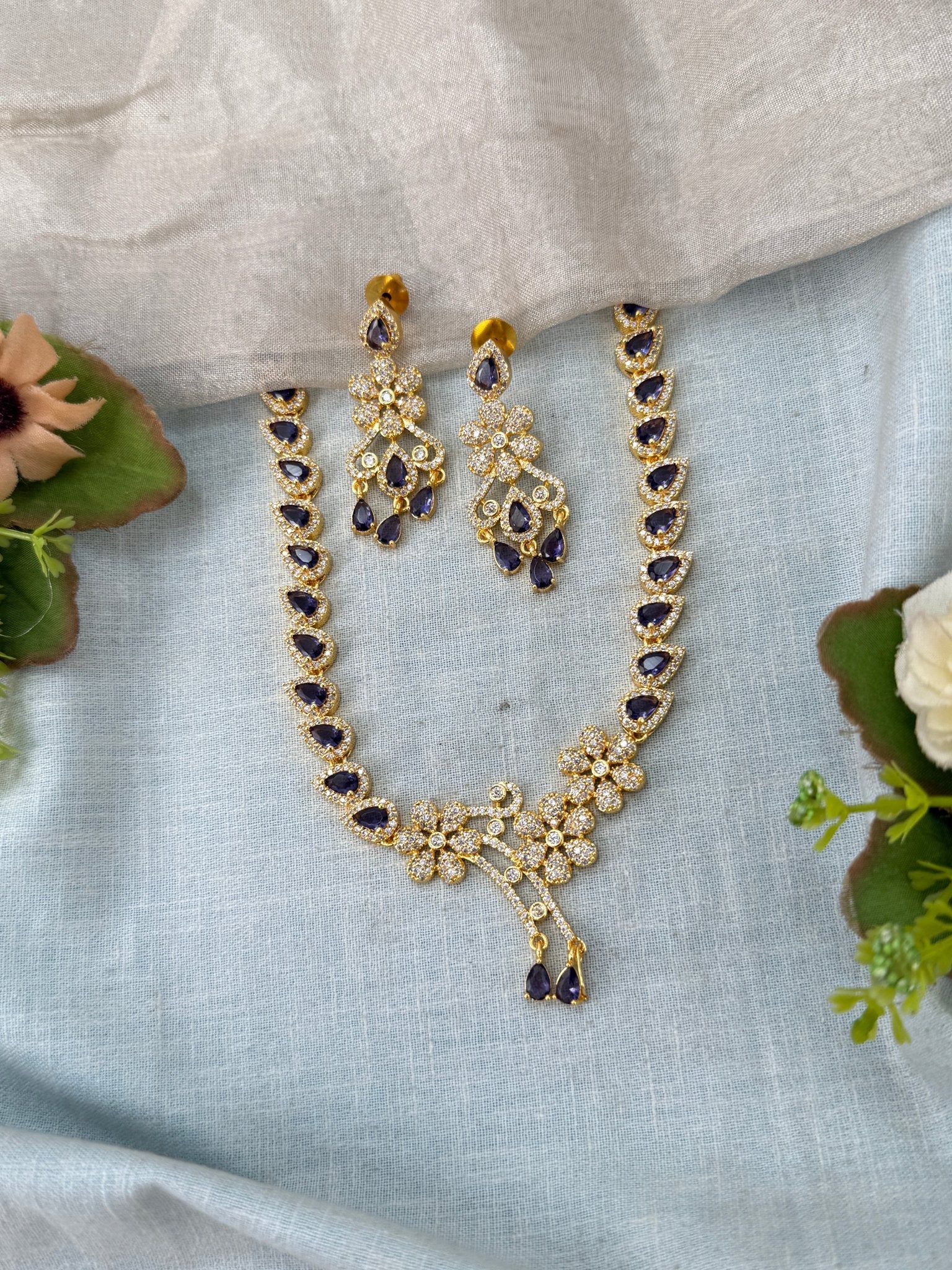 Designer Gold Stone Short Necklace Set 830 - Mahilas