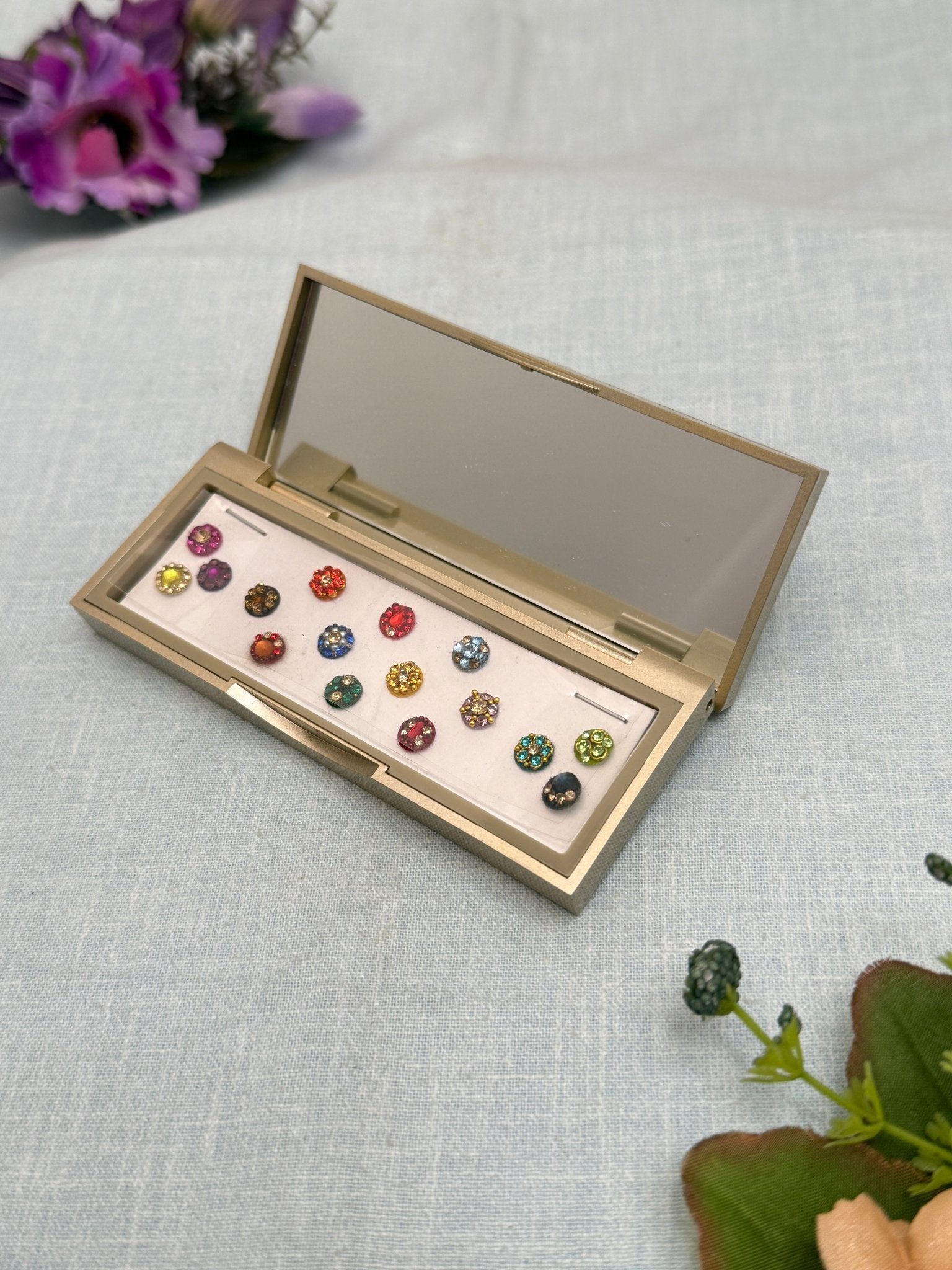 Designer Grand Bindi Box 361 - Mahilas