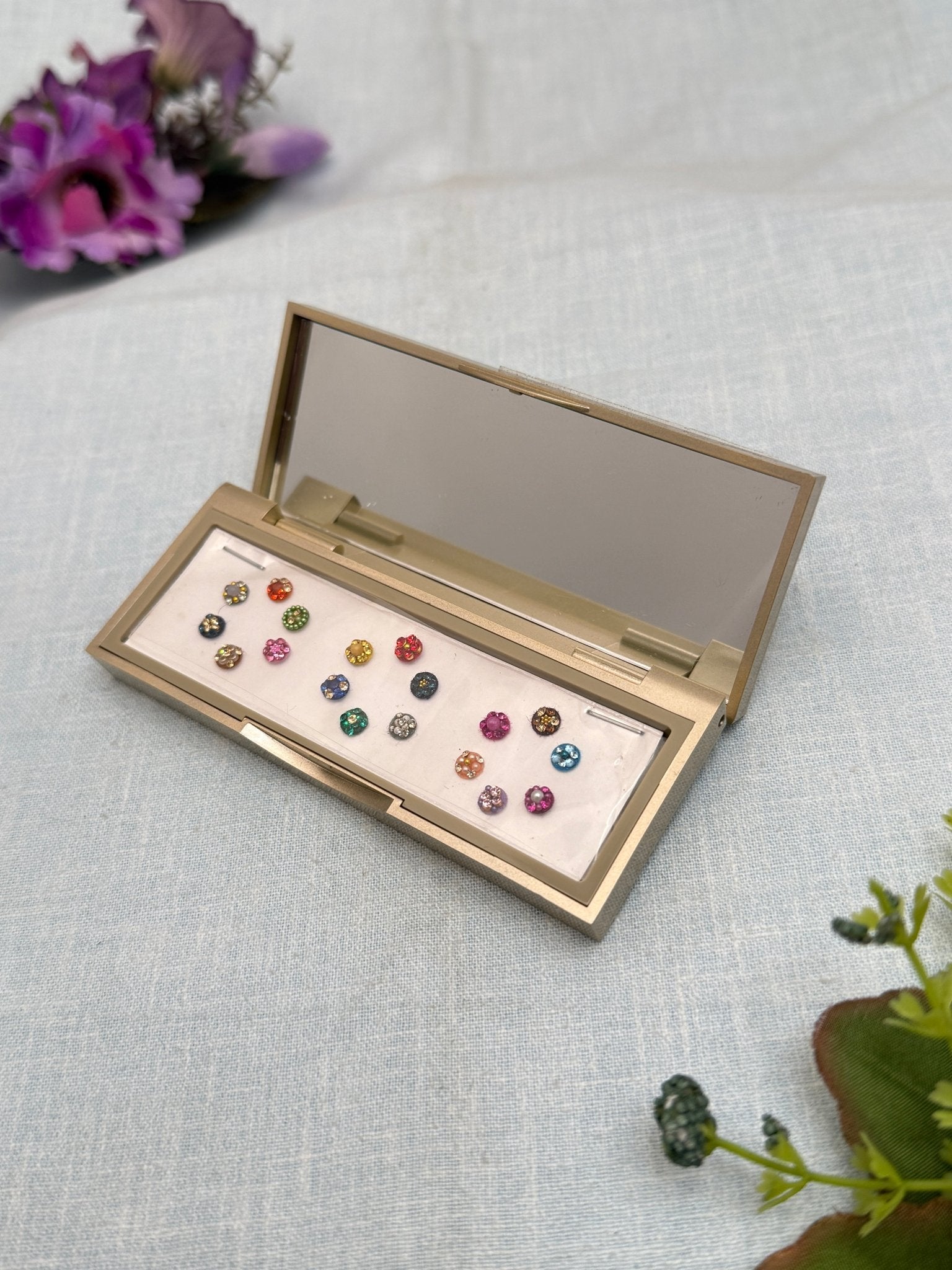 Designer Grand Bindi Box 368 - Mahilas