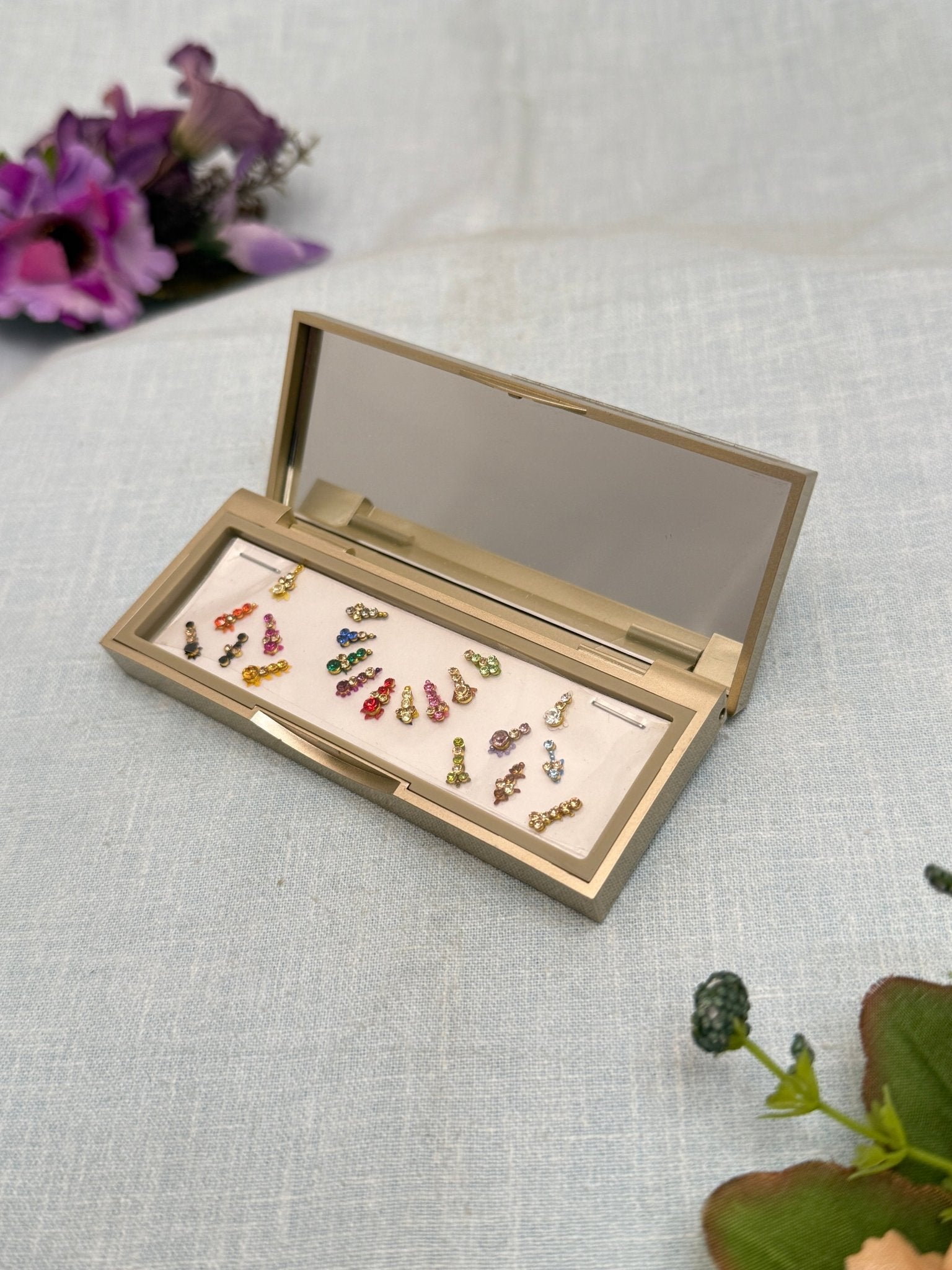 Designer Grand Bindi Box 380 - Mahilas