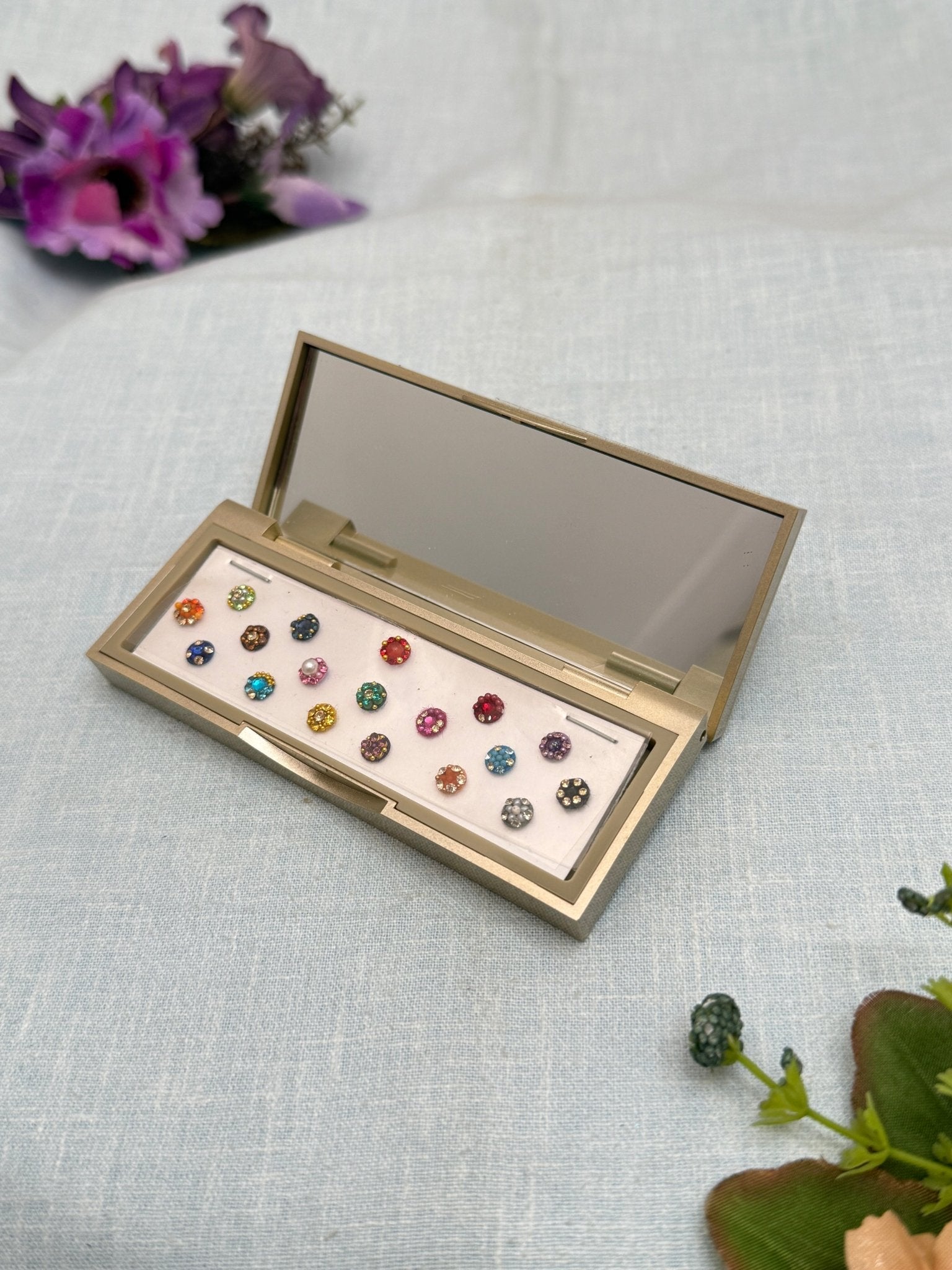 Designer Grand Bindi Box 400 - Mahilas