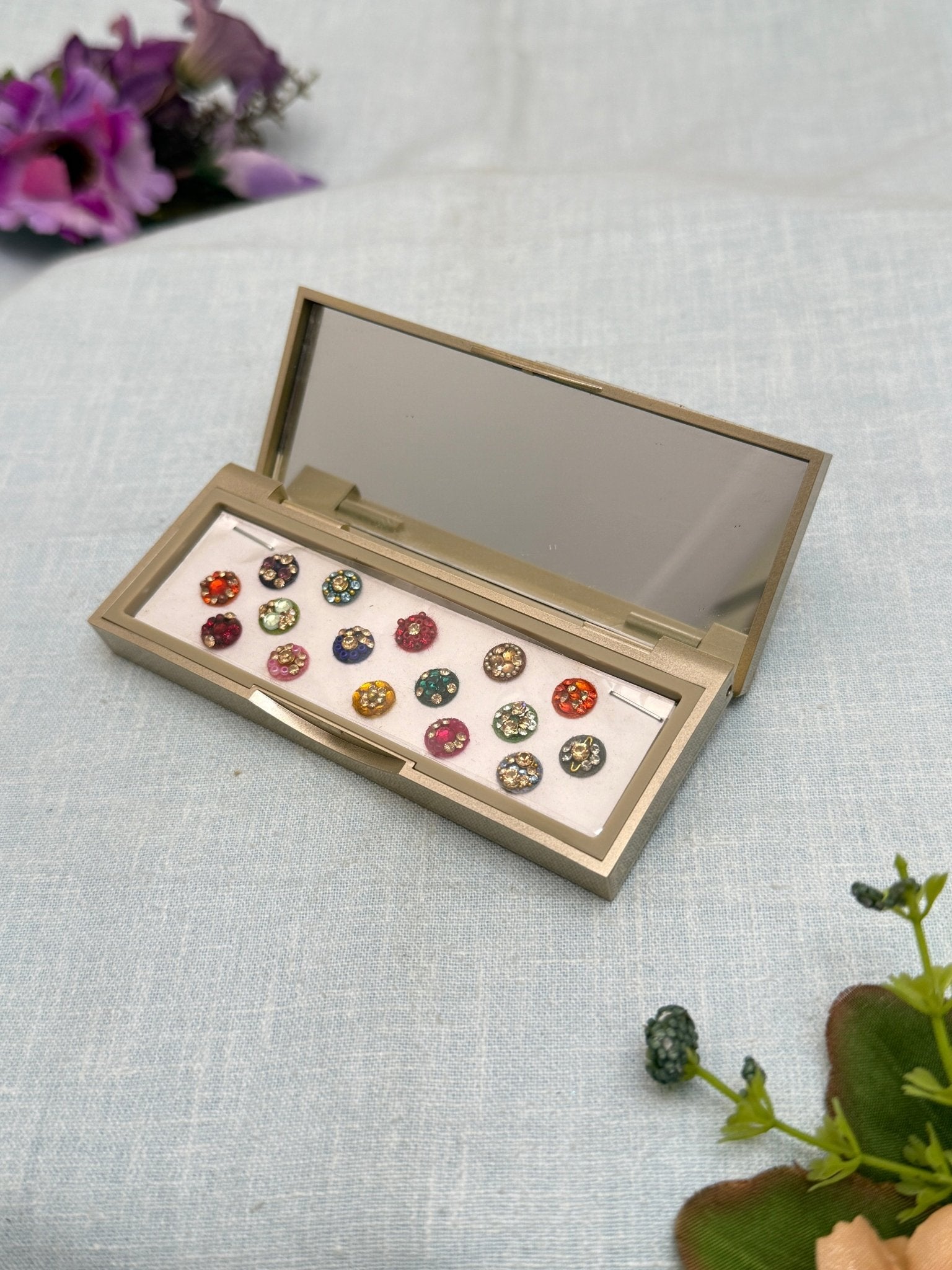 Designer Grand Bindi Box 408 - Mahilas