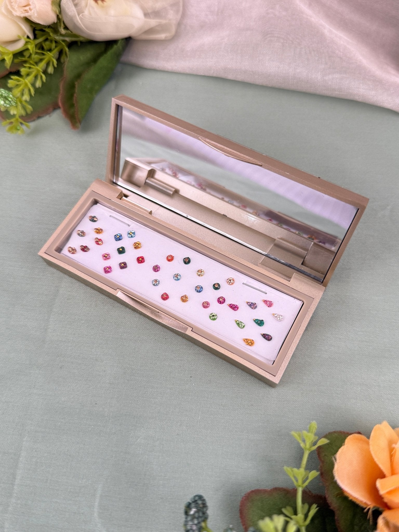 Designer Grand Bindi Box 533 - Mahilas