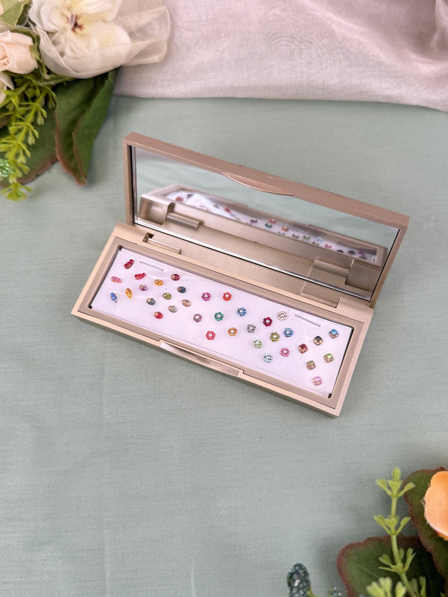 Designer Grand Bindi Box 536 - Mahilas