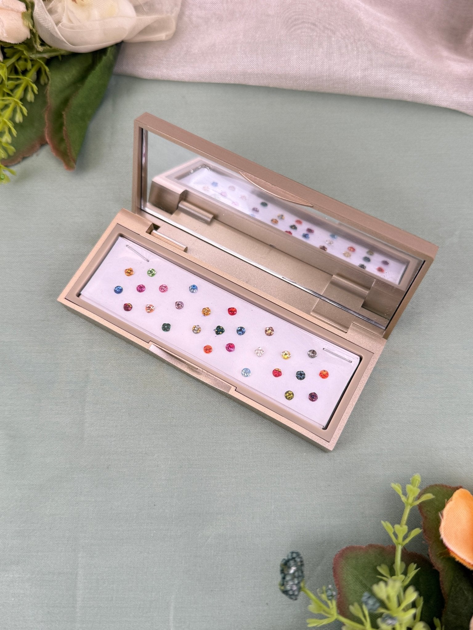 Designer Grand Bindi Box 548 - Mahilas