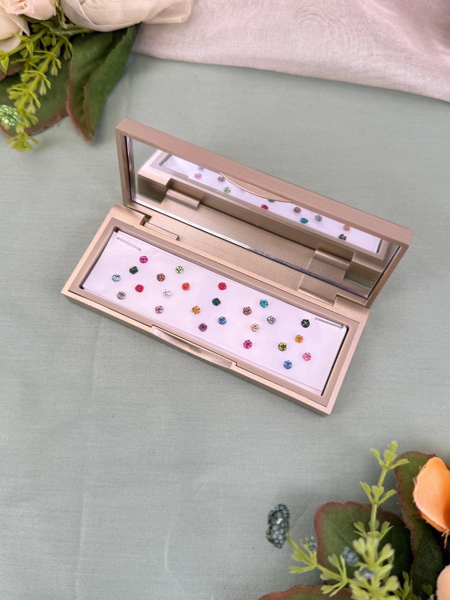 Designer Grand Bindi Box 567 - Mahilas