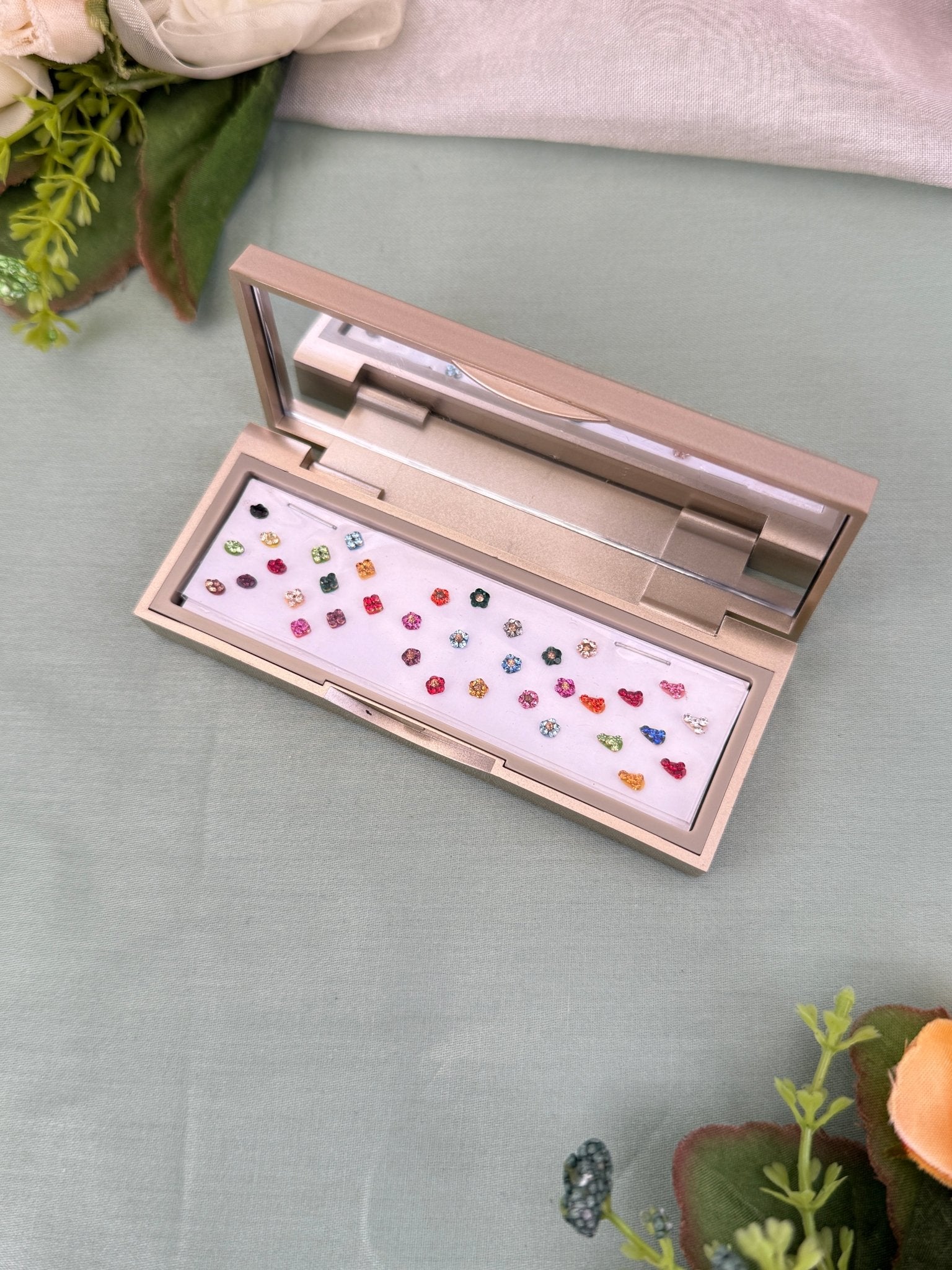 Designer Grand Bindi Box 574 - Mahilas