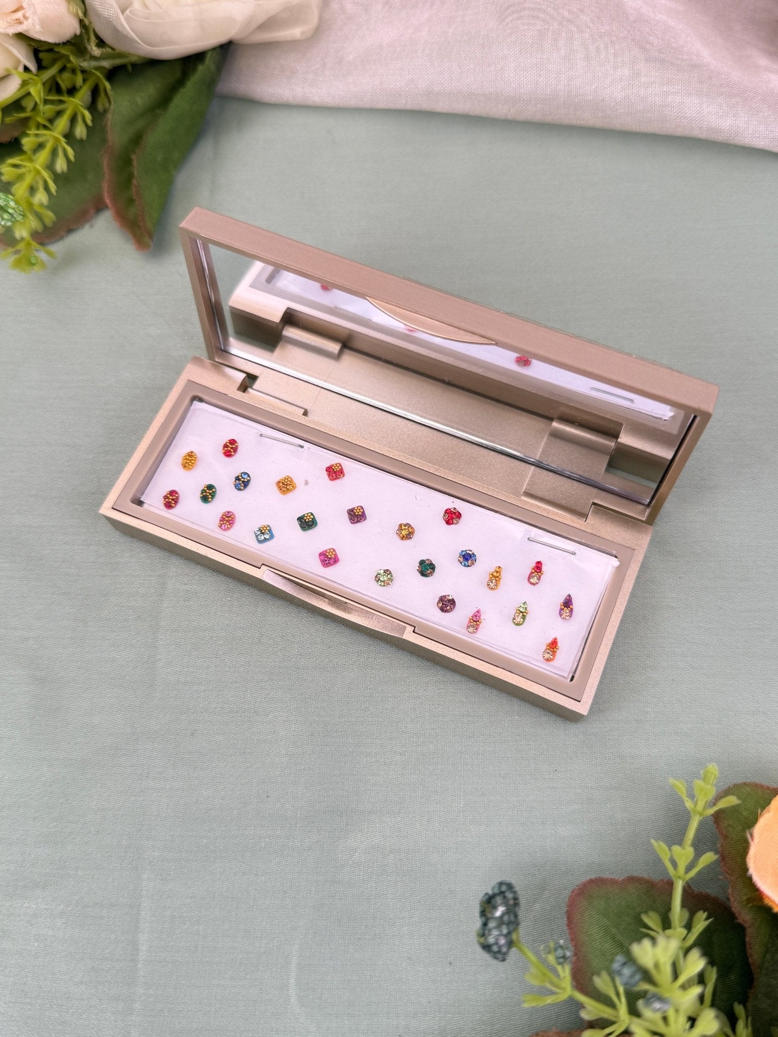 Designer Grand Bindi Box 578 - Mahilas