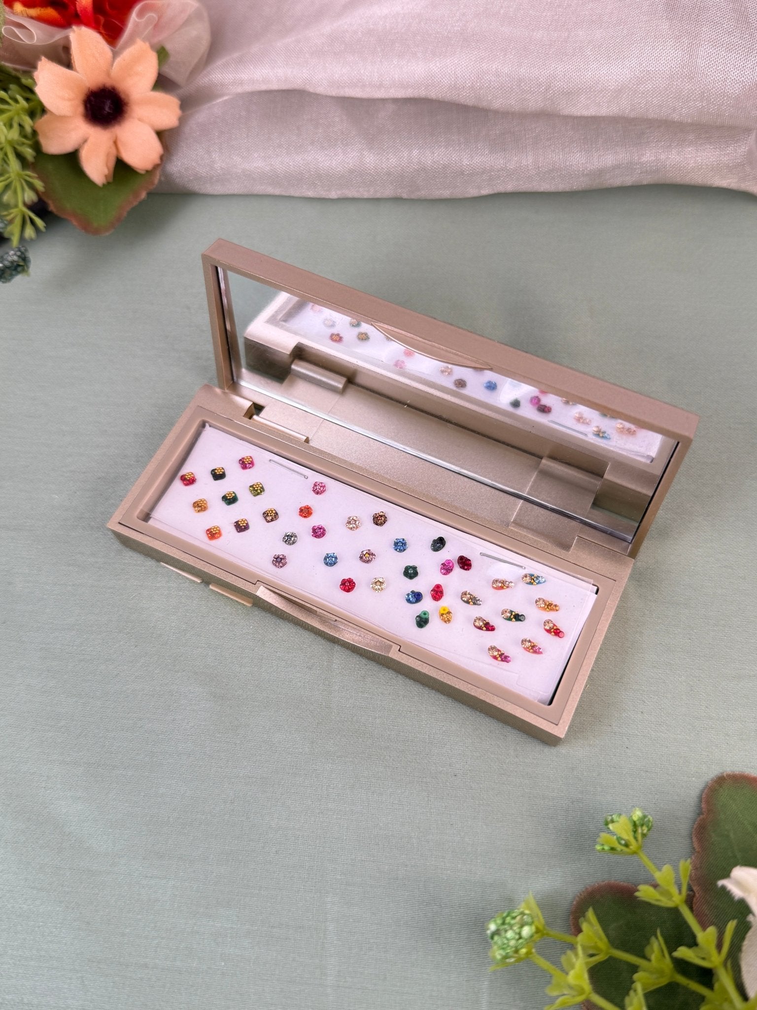 Designer Grand Bindi Box 763 - Mahilas