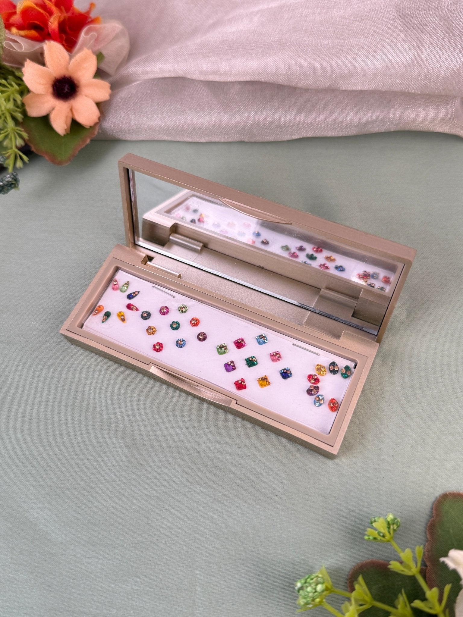 Designer Grand Bindi Box 770 - Mahilas