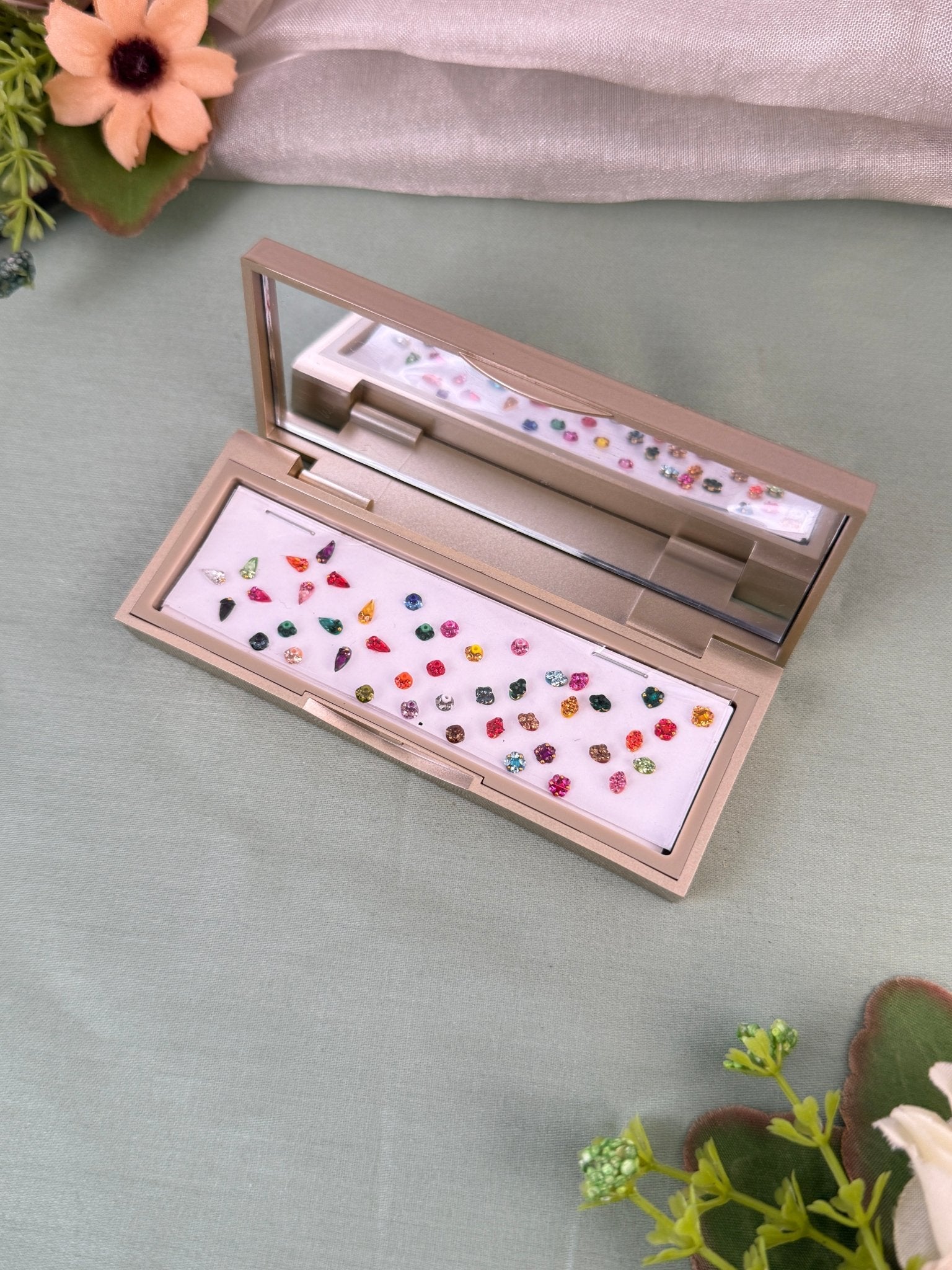 Designer Grand Bindi Box 773 - Mahilas