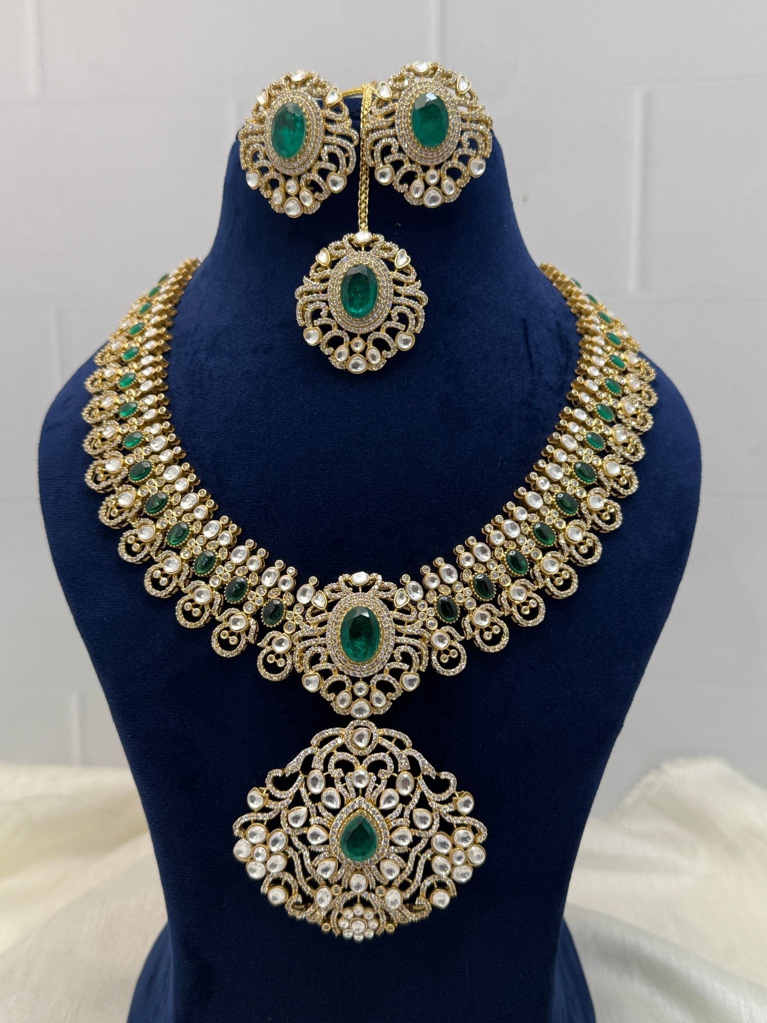 Designer Luxurious Kundan Necklace Set 1096 - Mahilas