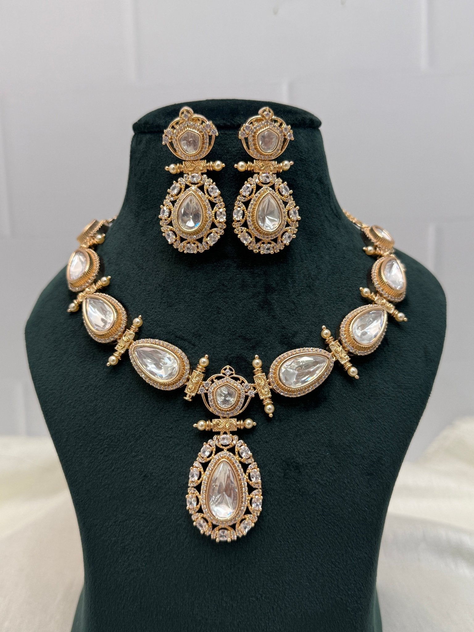 Designer Luxurious Kundan Necklace Set 1101 - Mahilas