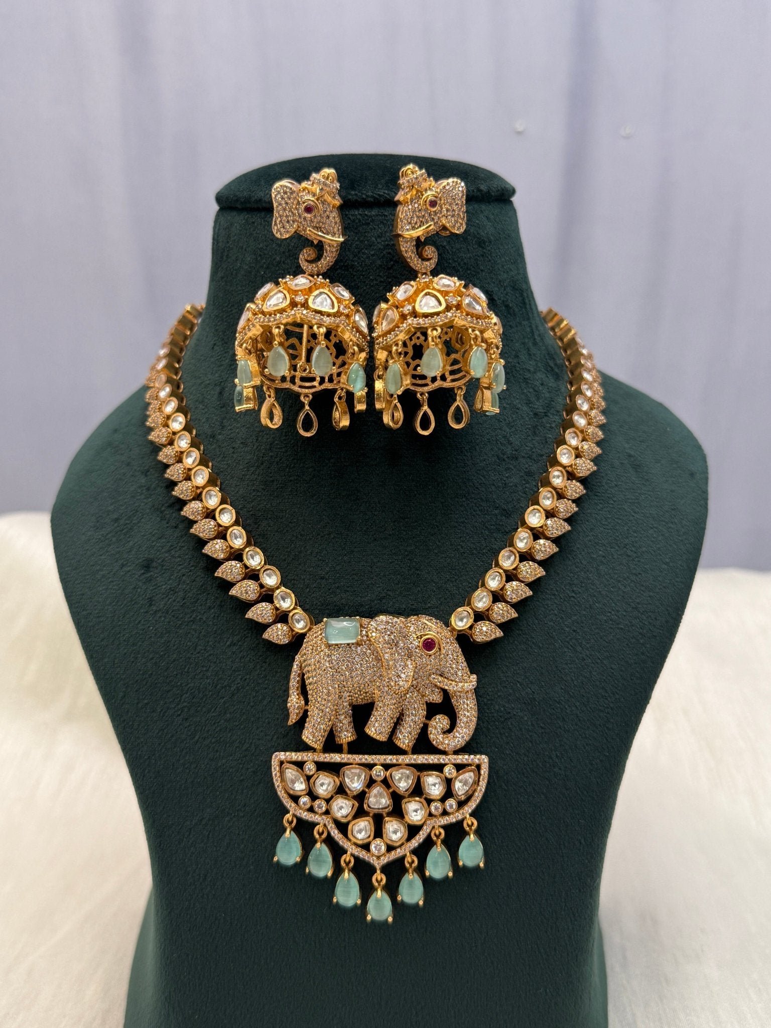 Designer Luxurious Kundan Necklace Set 1115 - Mahilas