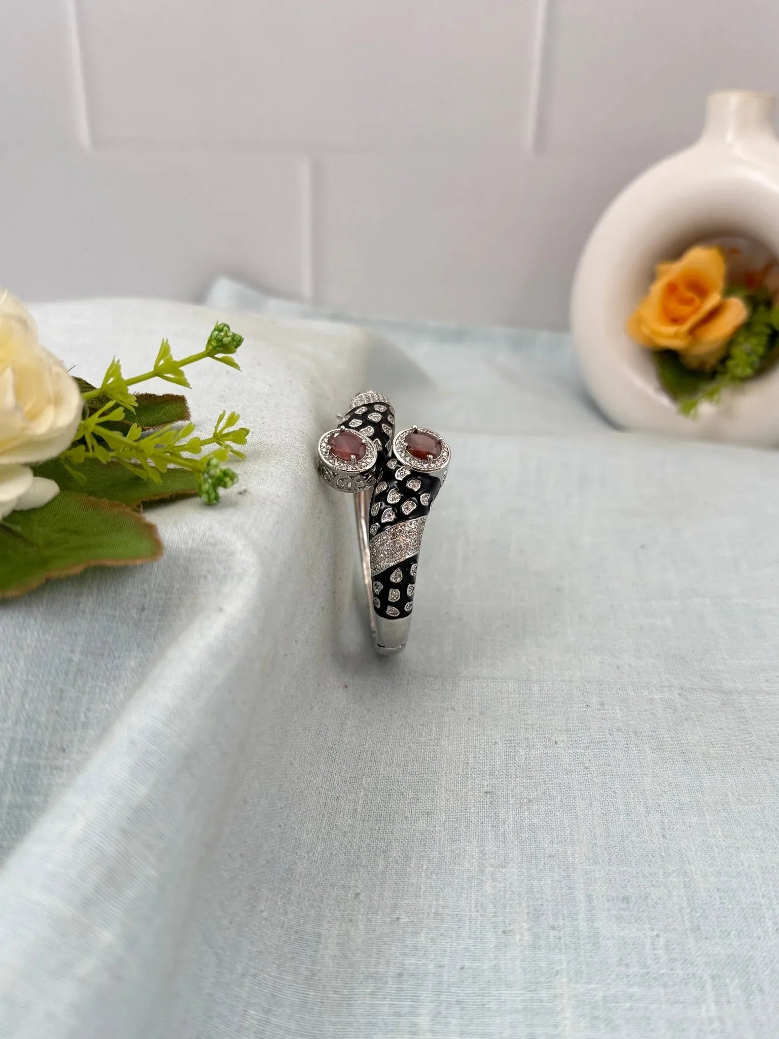 Designer Statement Stone Bracelet 7042 - Mahilas