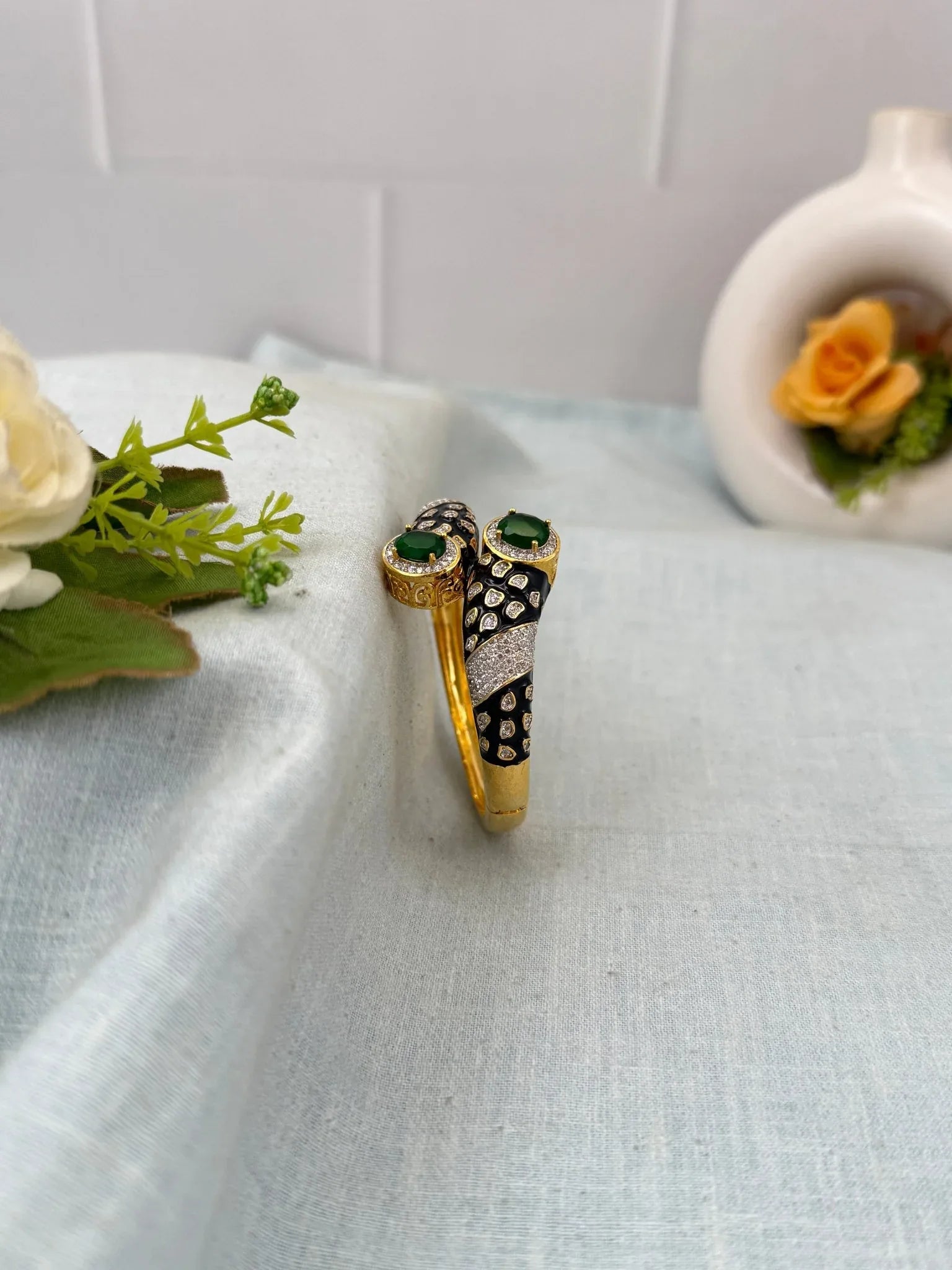 Designer Statement Stone Bracelet 7052 - Mahilas