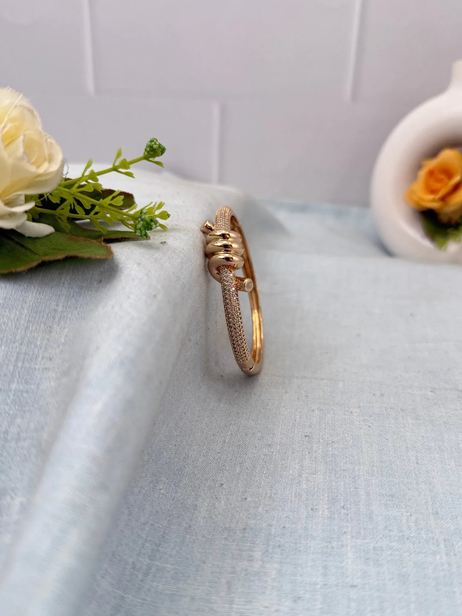 Designer Statement Stone Bracelet 7055 - Mahilas